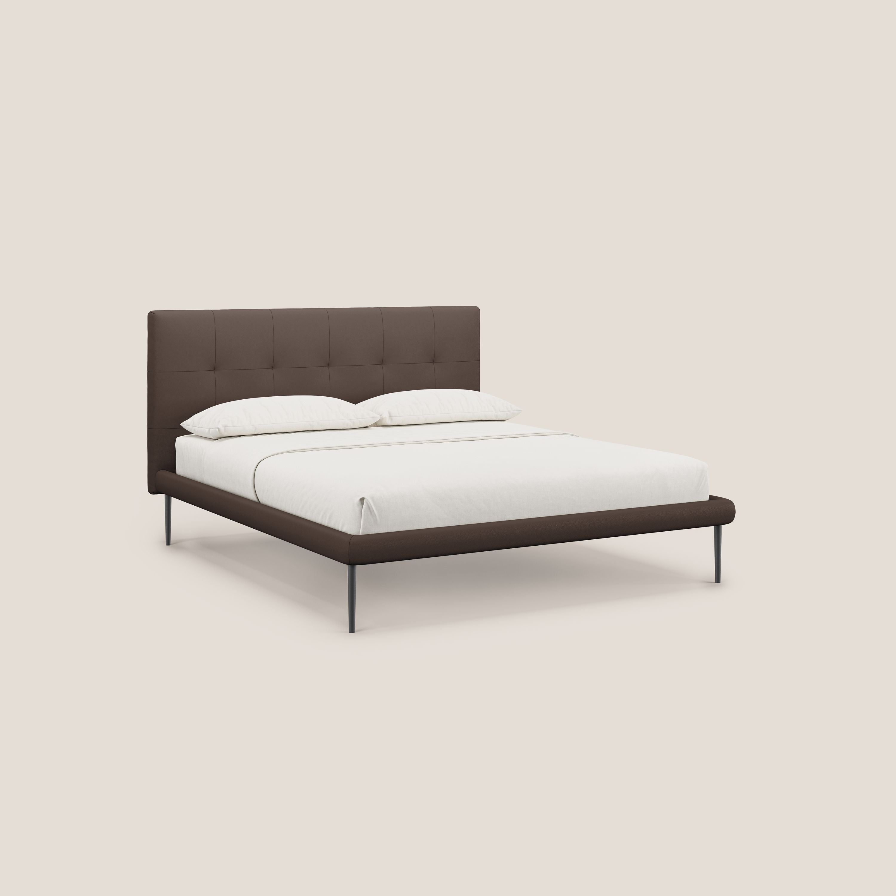 Midori letto imbottito trapuntato in ecopelle con piedini alti T04 marrone - divani.store