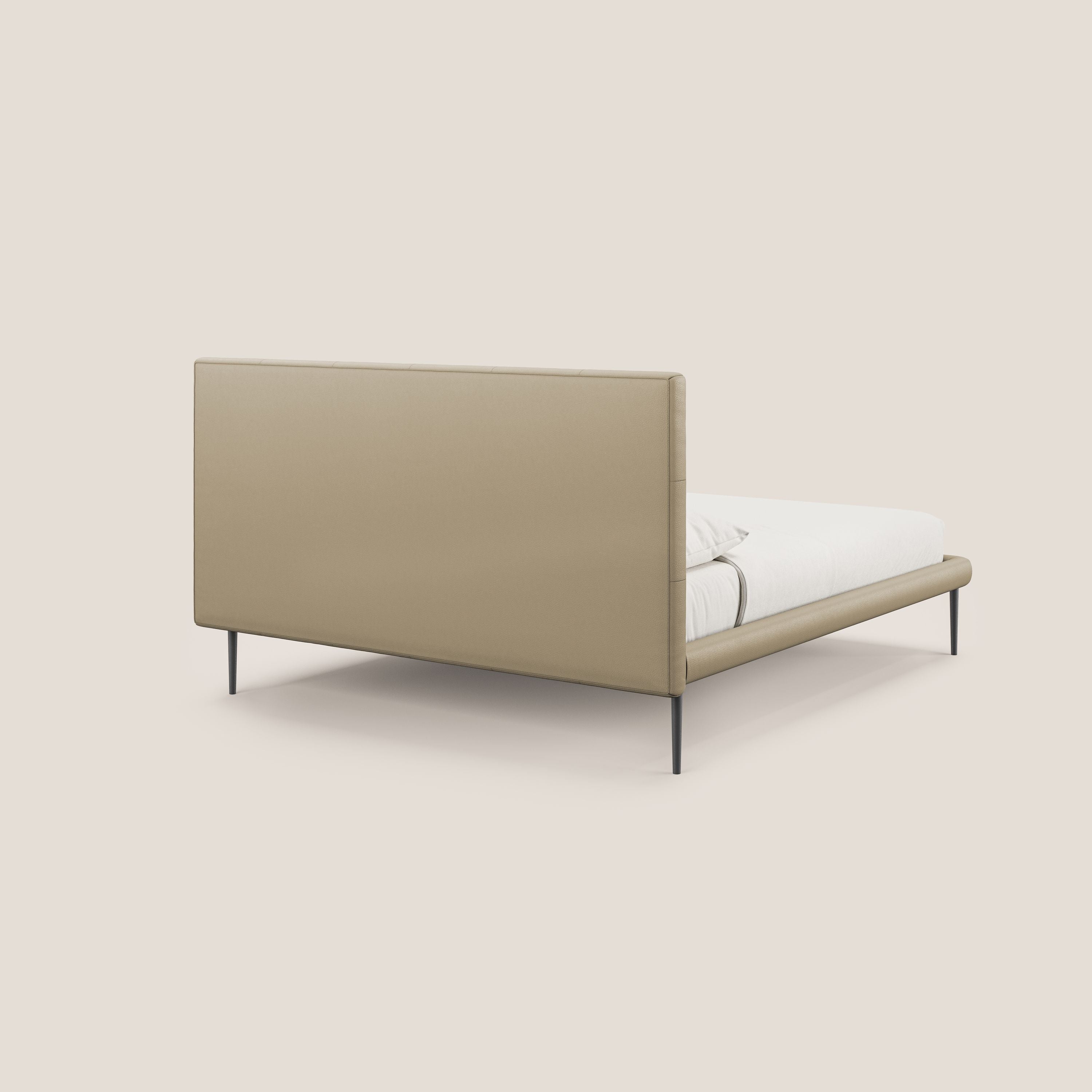 Midori letto imbottito trapuntato in ecopelle con piedini alti T04 beige - divani.store