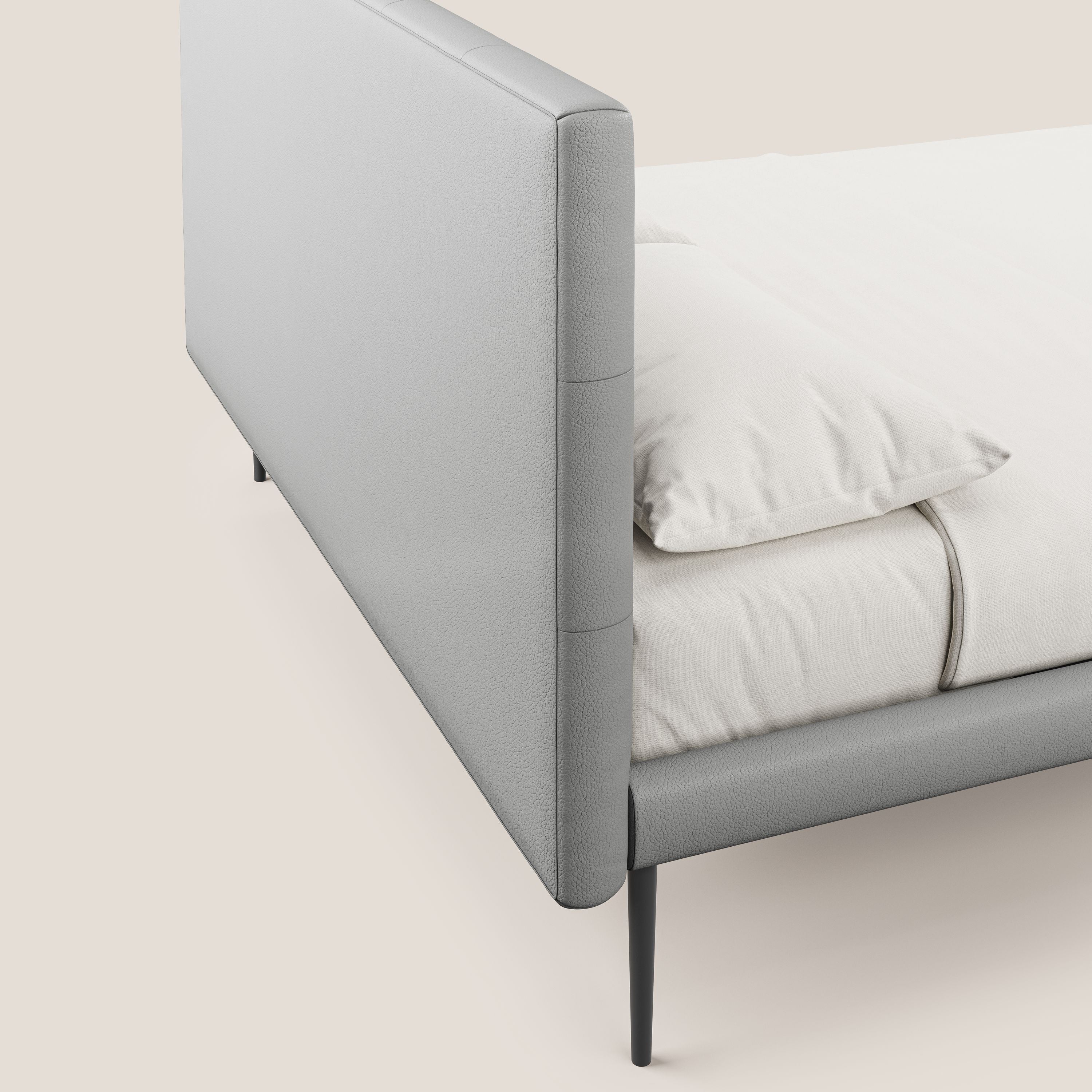 Midori letto imbottito trapuntato in ecopelle con piedini alti T04 grigio chiaro - divani.store