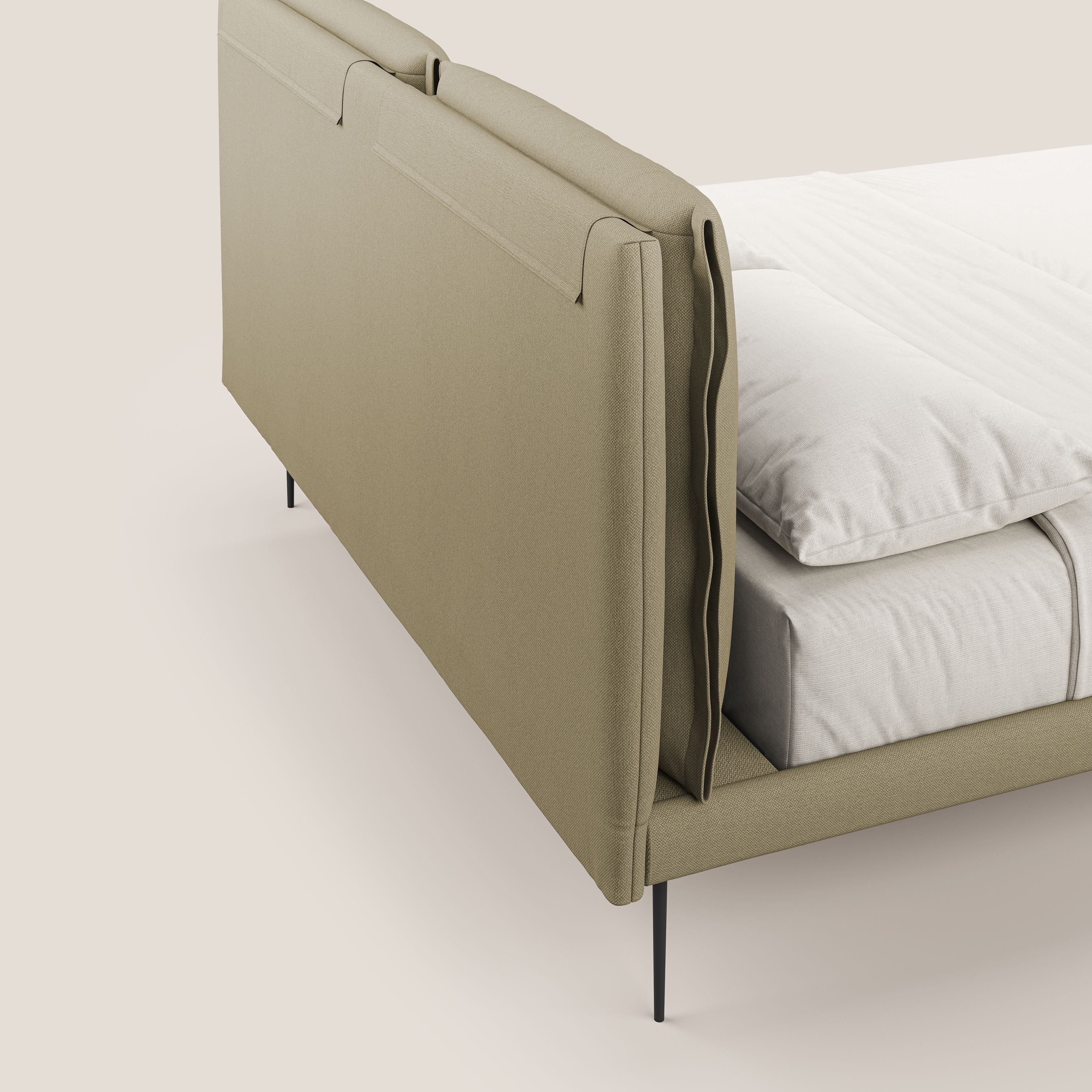 Noah letto con cuscini regolabili e piedi alti in metallo in tessuto smacchiabile T05 cammello - divani.store