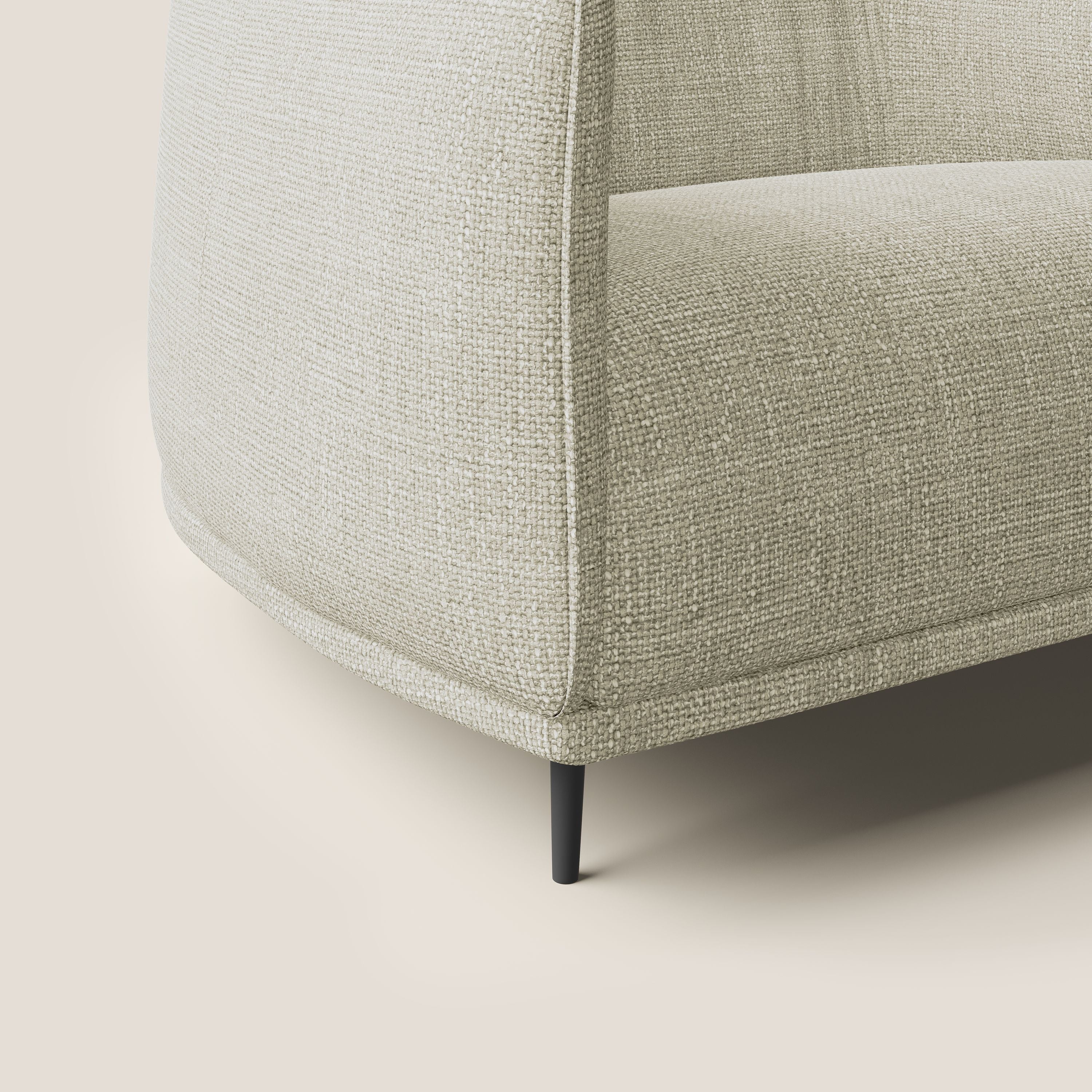 Zelda Poltroncina dal design moderno in morbido tessuto impermeabile T06 panna - divani.store