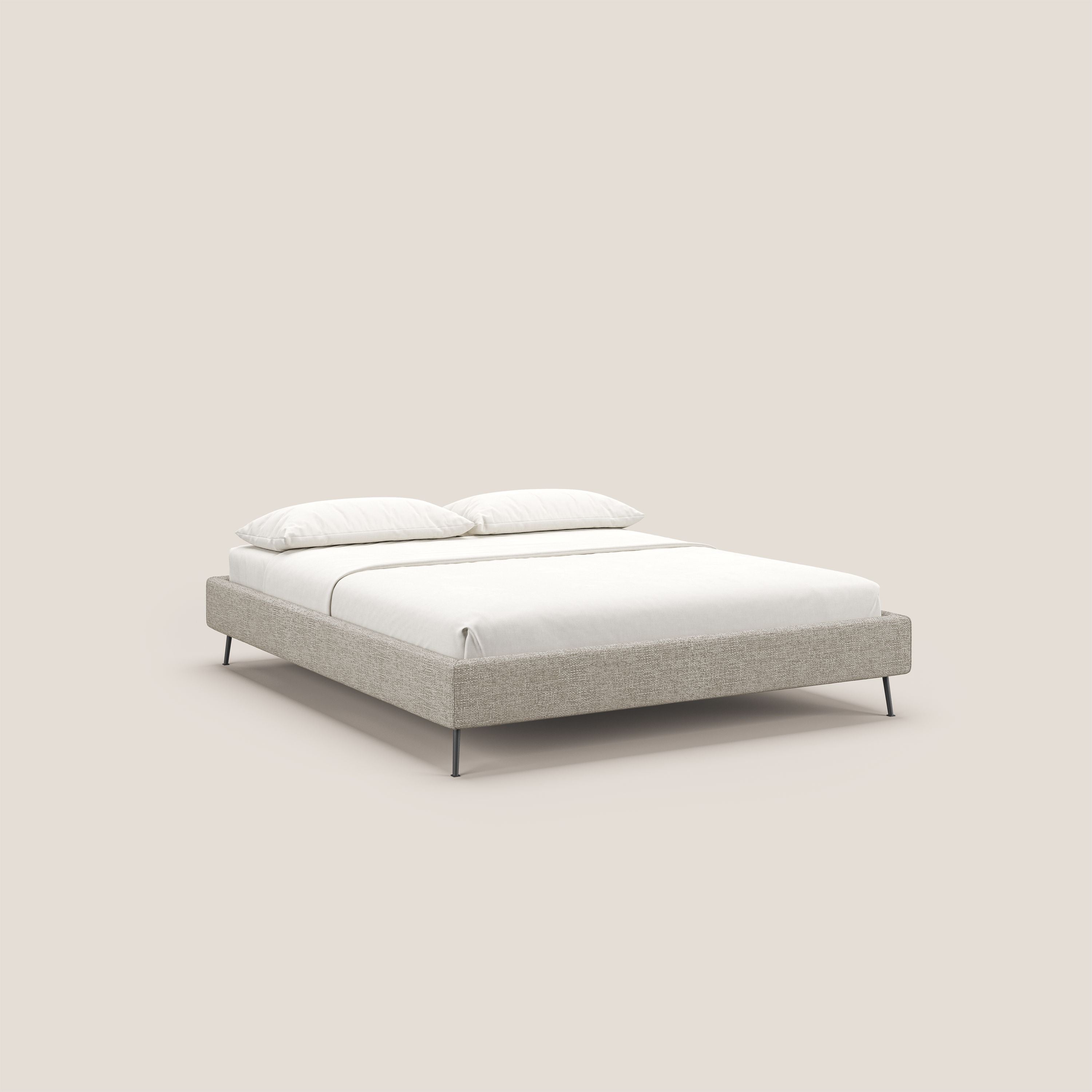 Steve sommier giroletto piedi alti in tessuto impermeabile T10 panna - divani.store