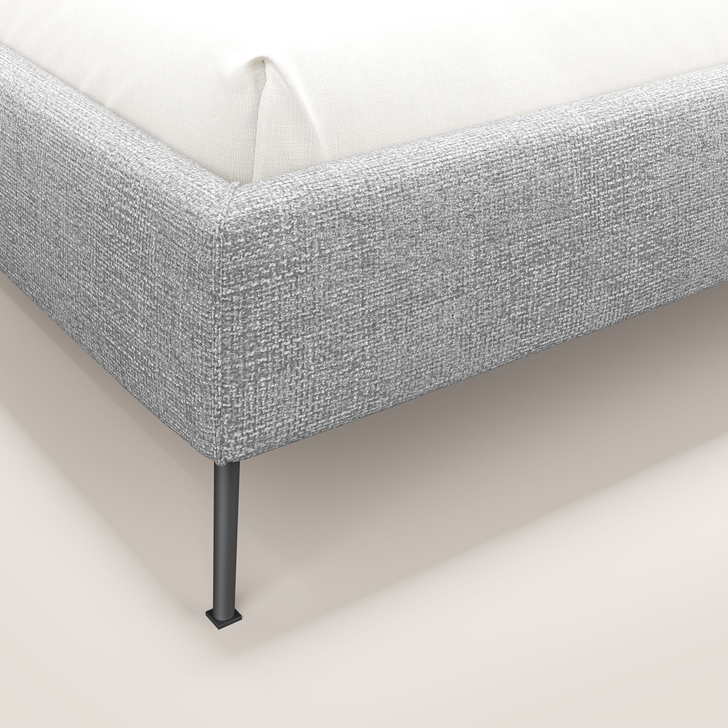 Steve sommier giroletto piedi alti in tessuto impermeabile T10 grigio chiaro - divani.store