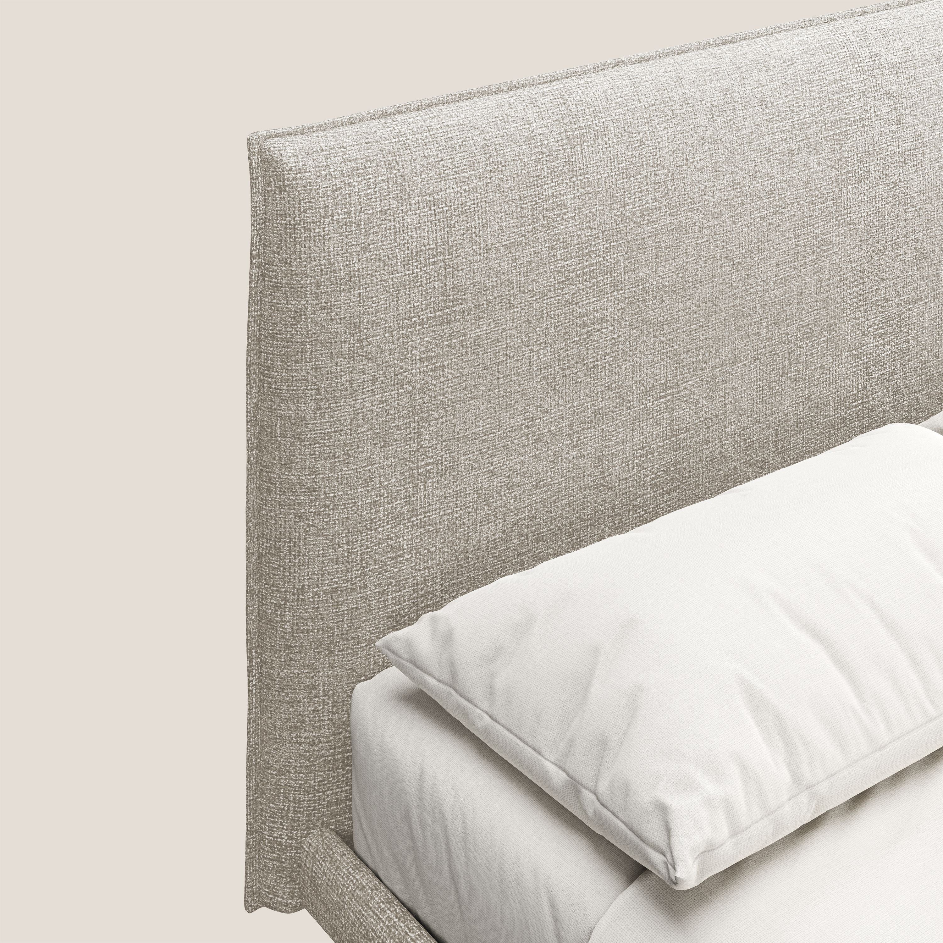 Theo letto imbottito moderno sfoderabile con piedi alti in metallo in tessuto impermeabile T10 panna - divani.store