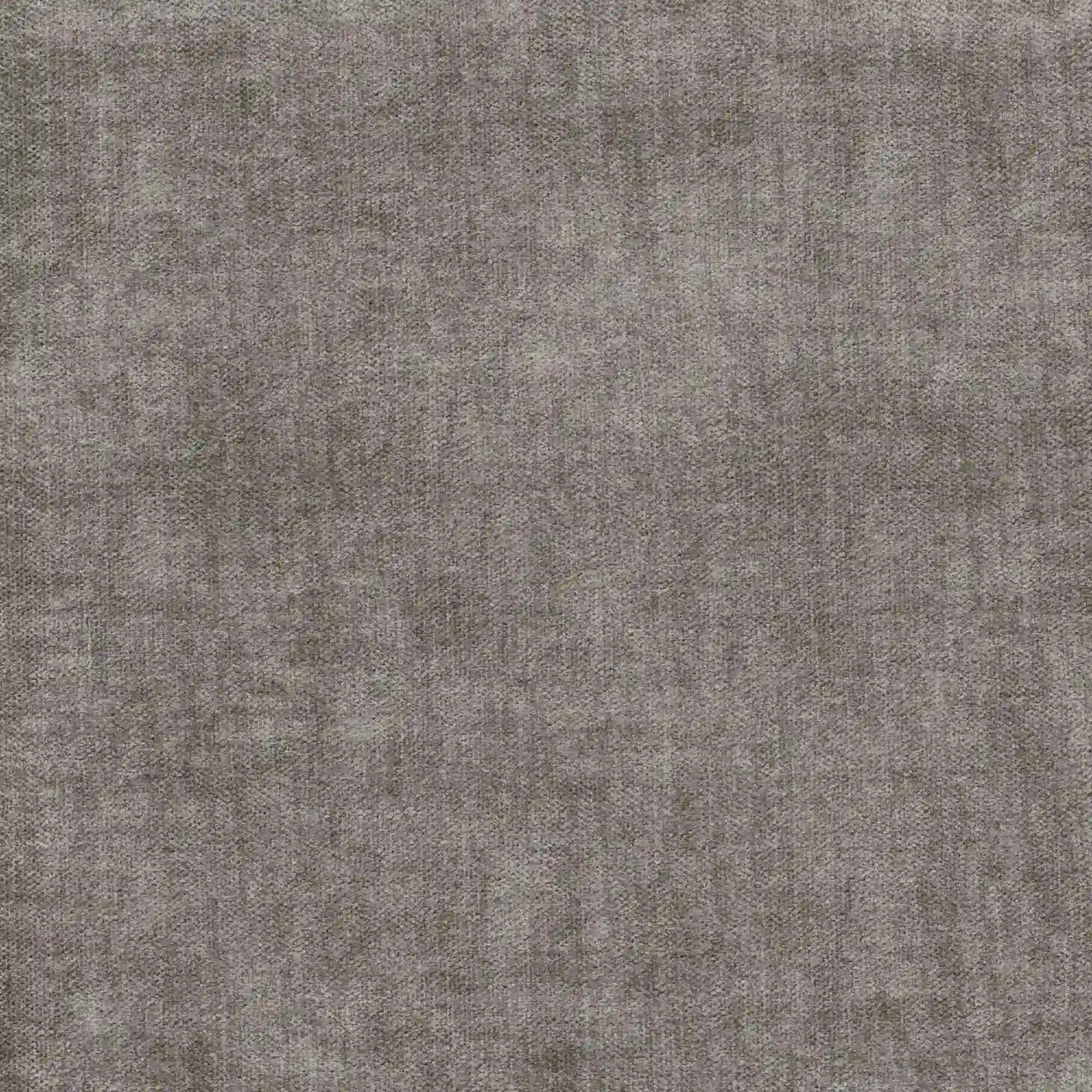 Primo piano sul tessuto grigio a trama ruvida del divano angolare reversibile con letto estraibile e pouf contenitore “Titano” di Divani.Store. Il tessuto “Smacchiabile Oeko-Tex®” presenta morbide sfumature screziate, che conferiscono al divano un aspetto naturale e accogliente.