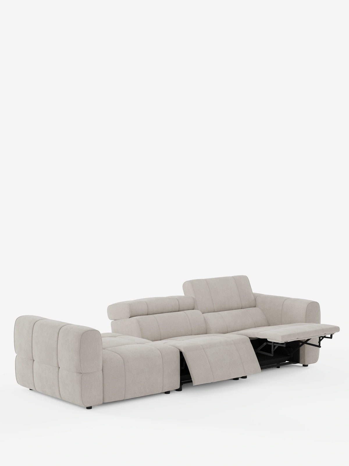 Un divano componibile Giotto Divano beige con terminale aperto – opzione relax elettrico in tessuto smacchiabile T23 – è raffigurato su uno sfondo bianco con uno schienale dal profilo basso e una sezione reclinata, che lascia intravedere la struttura meccanica nera.