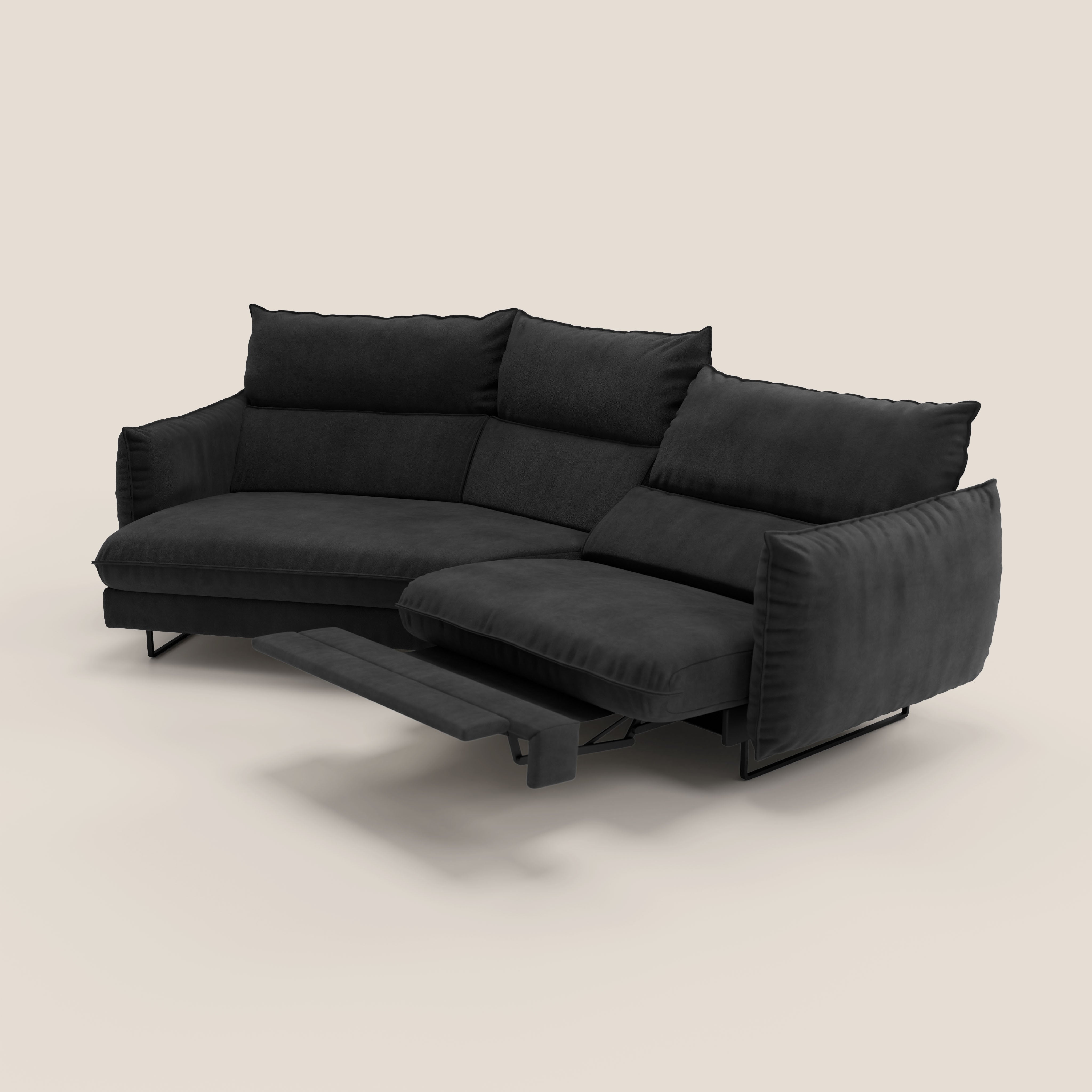 Monamour divano moderno angolare con opzione relax elettrico in microfibra smacchiabile impermeabile T11 nero - divani.store