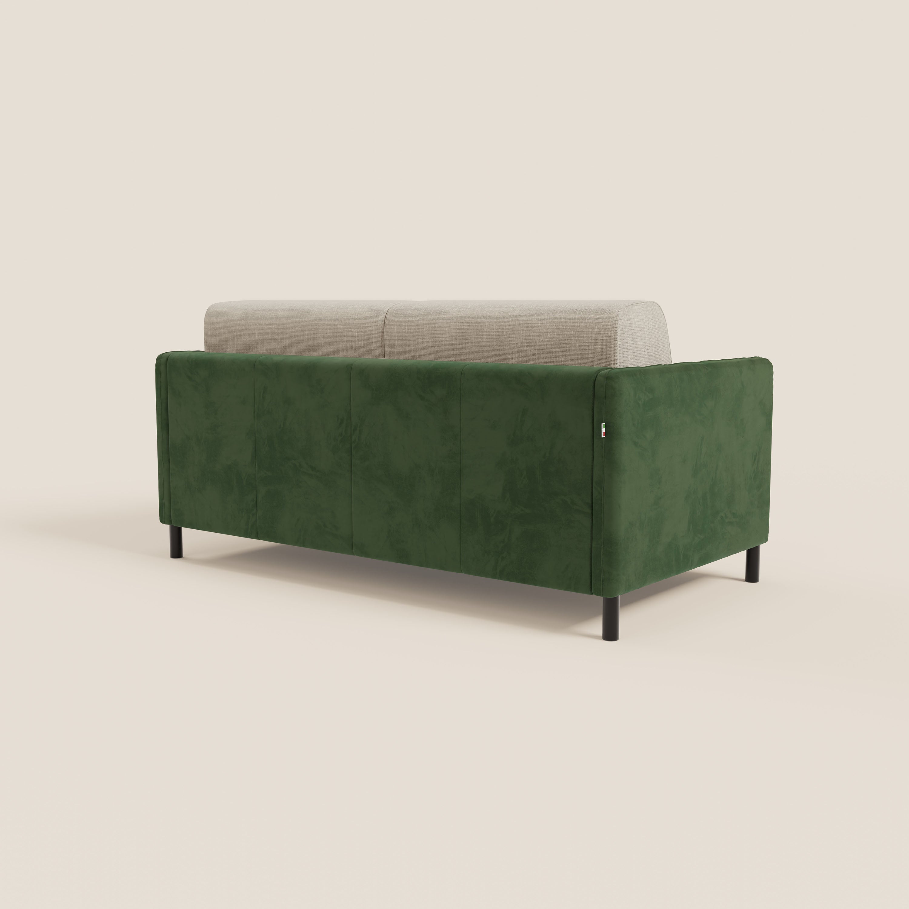 Il divano letto Narciso di Divani.Store è caratterizzato da un design bicolore con tessuto impermeabile T06 verde-panna, struttura in microfibra antimacchia, gambe sottili nere e materasso da 18 cm per un maggiore comfort.