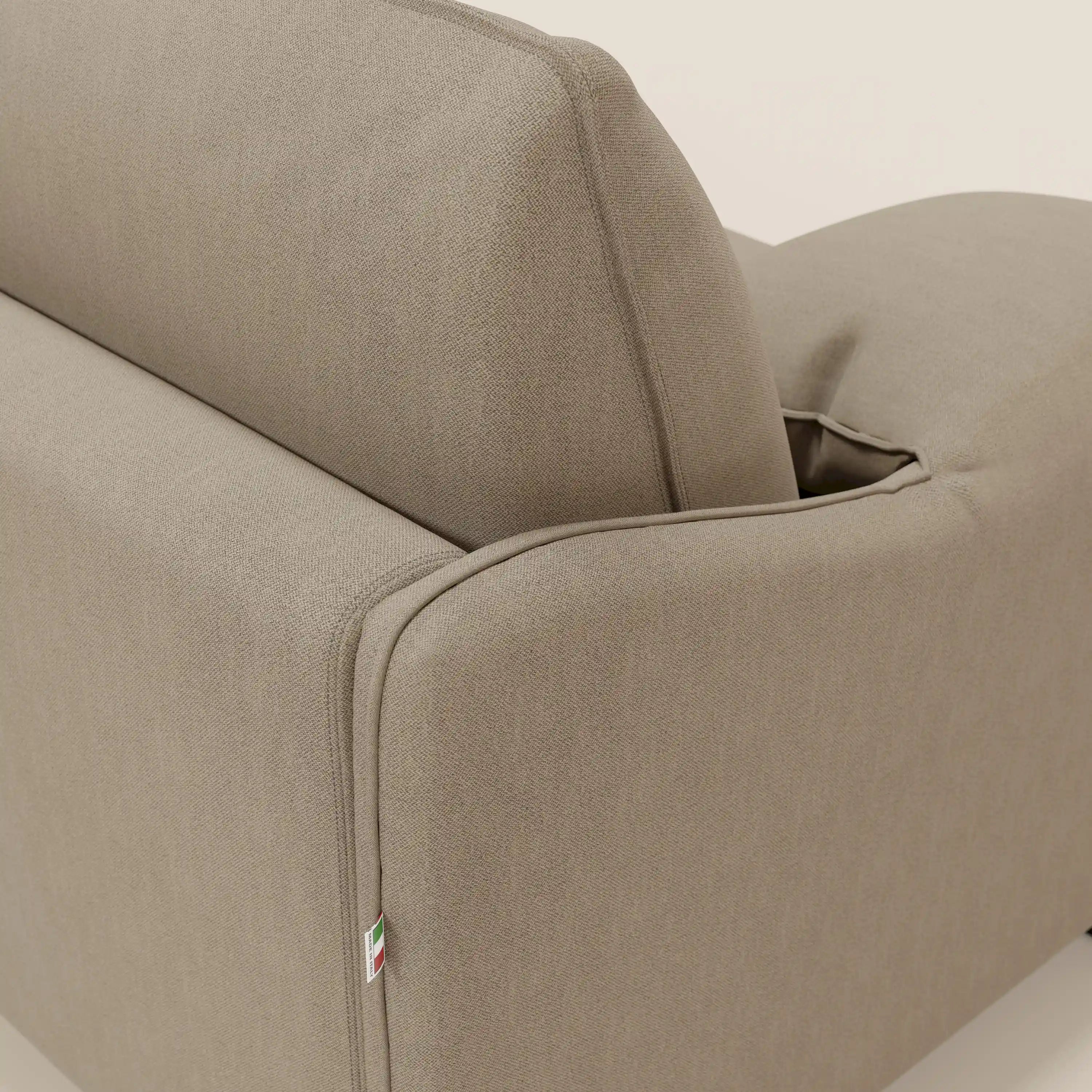 Primula divano letto con materasso alto 18 cm - braccioli mobili e tessuto smacchiabile T05 - divani.store
