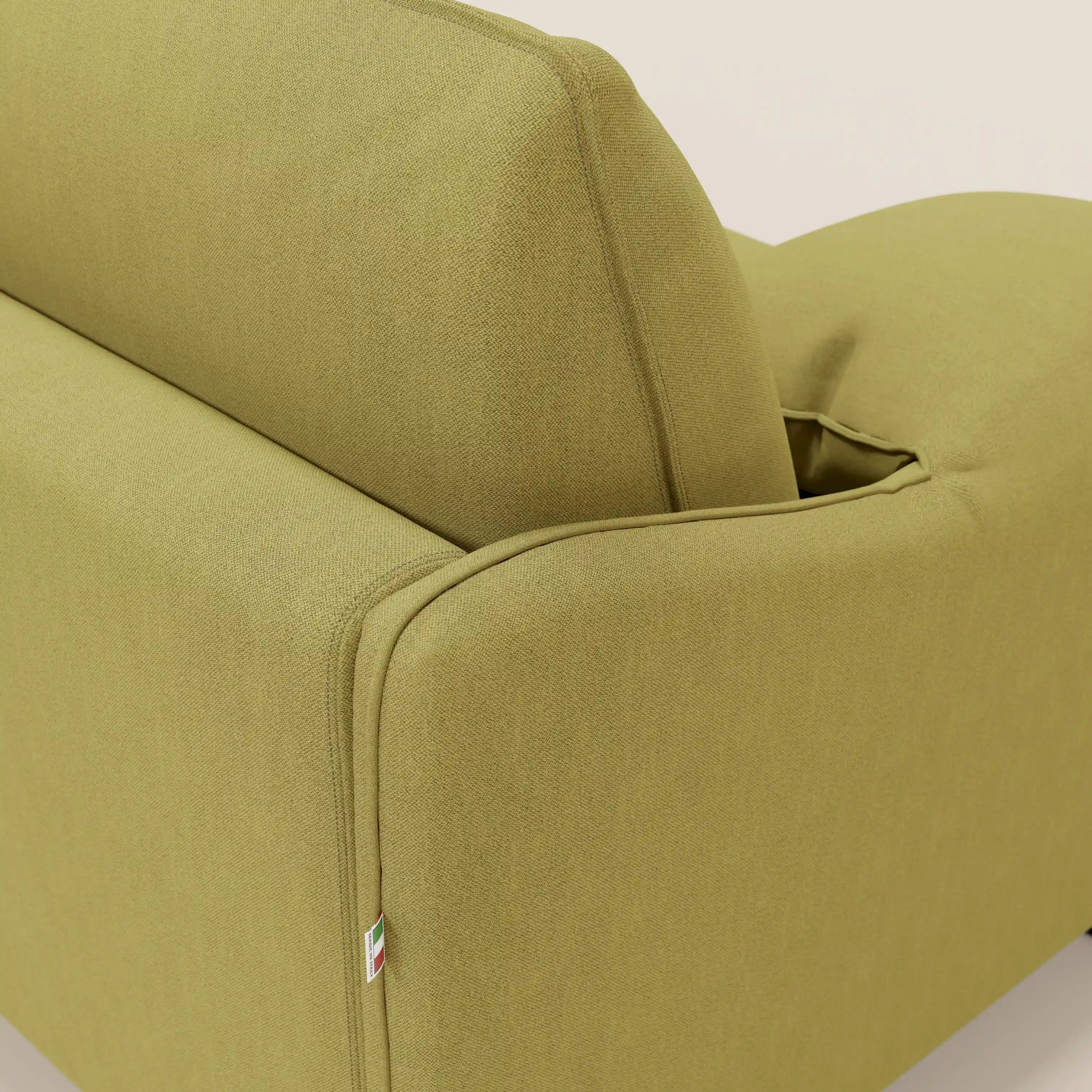 Primula divano letto con materasso alto 18 cm - braccioli mobili e tessuto smacchiabile T05 - divani.store