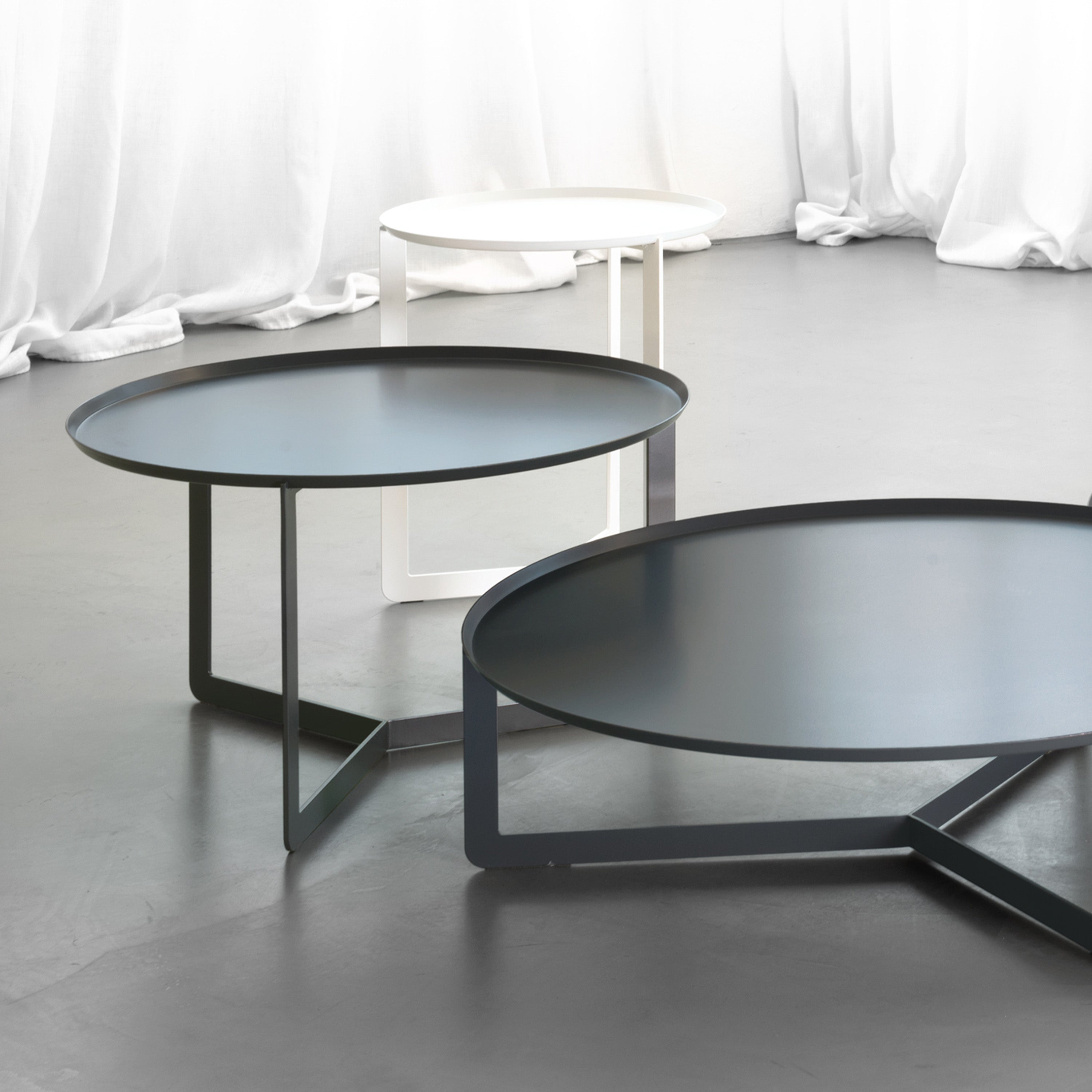 Round tavolino rotondo da salotto in metallo h46 cm oliva - divani.store