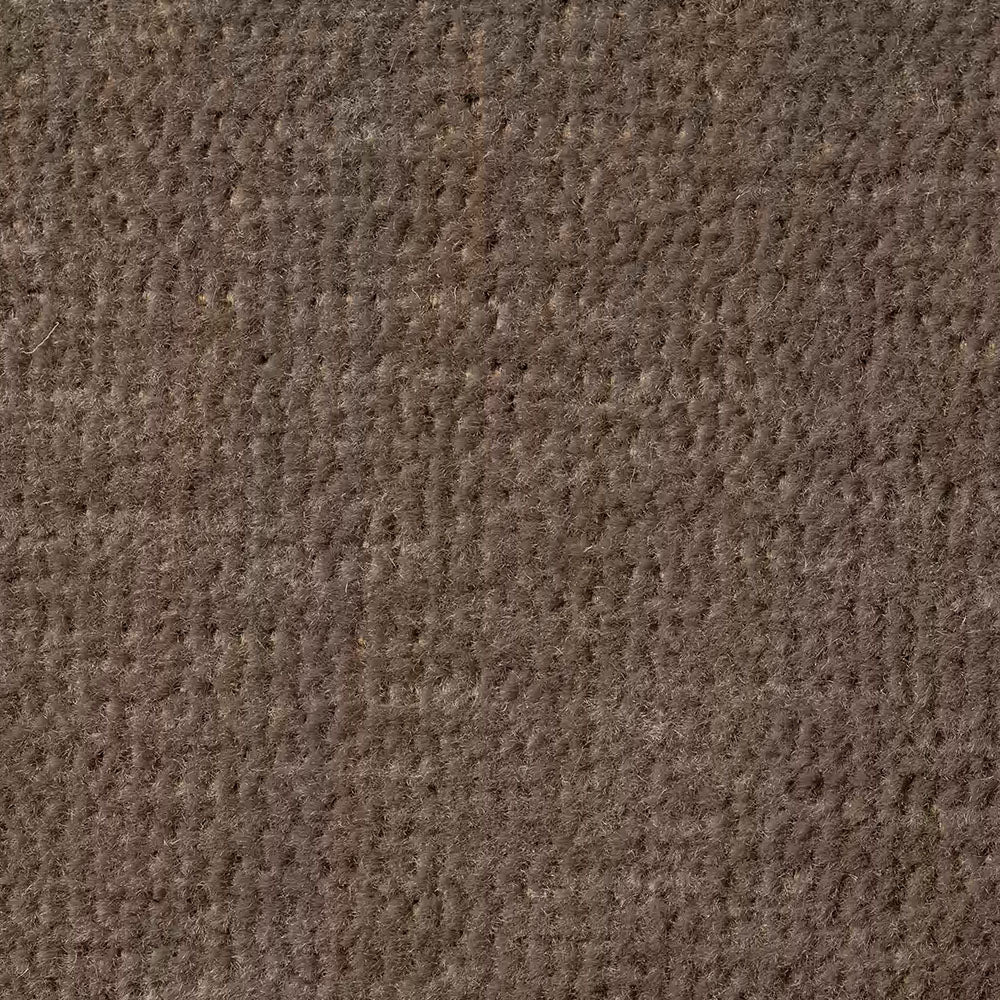 Primo piano di Personalizzazione in T31 di Divani.Store: un tessuto marrone con motivo a griglia, con fibre visibili e variazioni di colore naturali che gli conferiscono un aspetto tattile e intrecciato simile alla iuta.