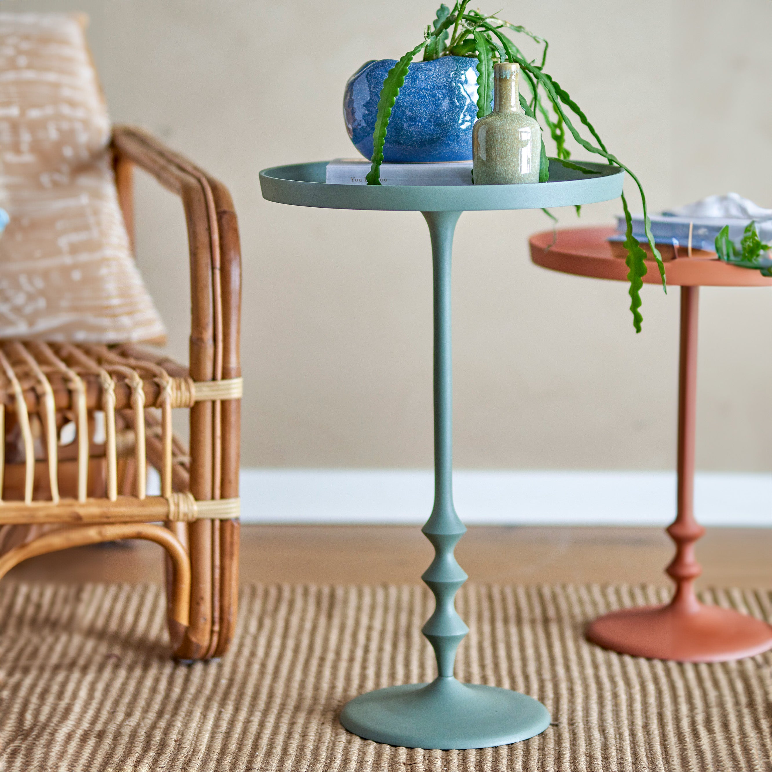 Anjou tavolino da appoggio elegante in metallo verde - divani.store