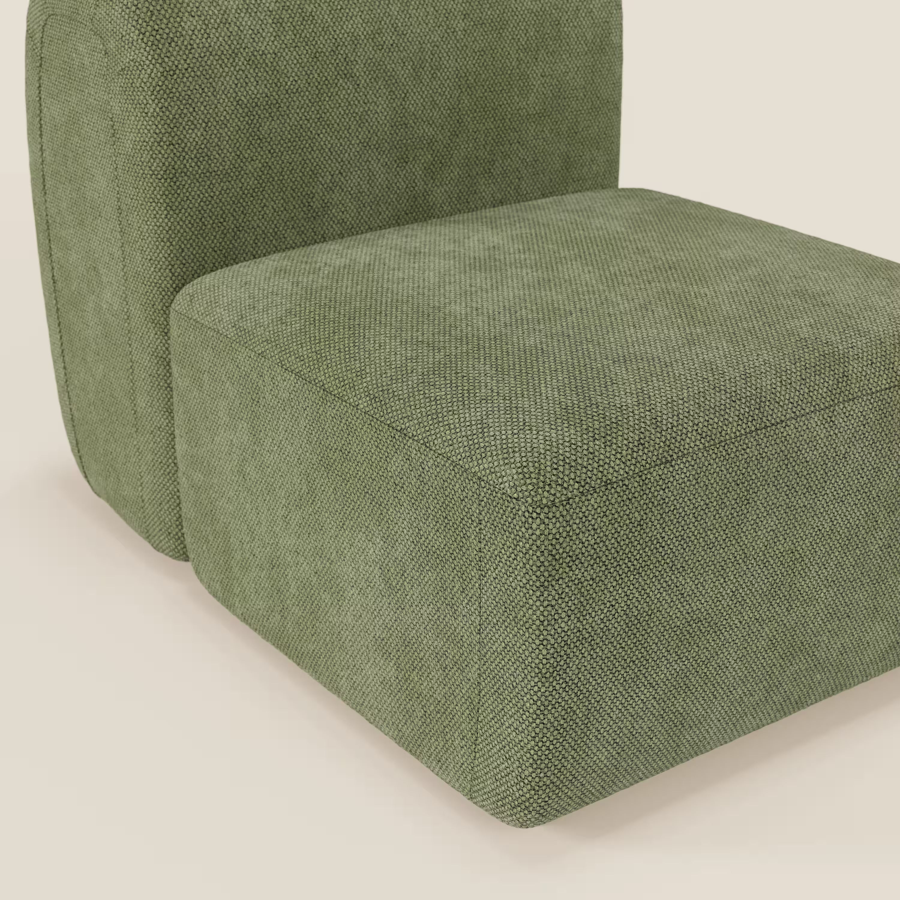 Primo piano del BonBon modulo centrale 70 cm - Grande Fratello edition verde muschio di Divani.Store, che mostra il suo design squadrato, il rivestimento strutturato verde muschio, le linee pulite e il tessuto morbido su uno sfondo neutro.