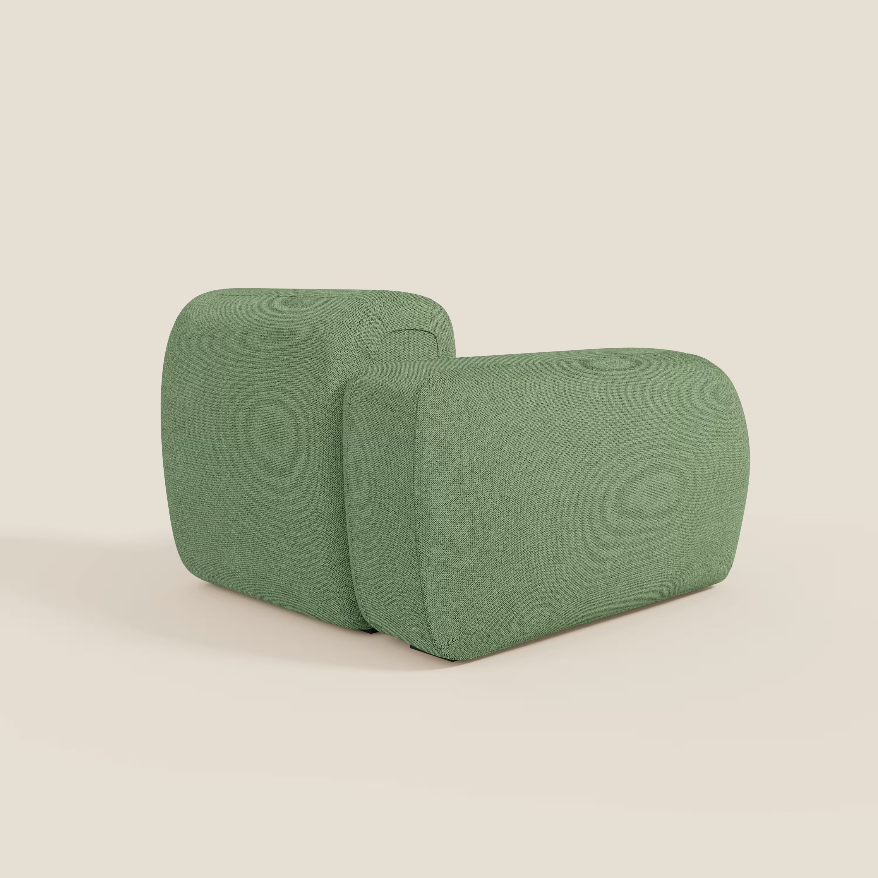 BonBon modulo terminale 105 cm di Divani.Store è una poltrona moderna e minimalista in tessuto antimacchia menta T23, con bordi arrotondati, assenza di gambe visibili e un profilo basso e squadrato su uno sfondo beige.