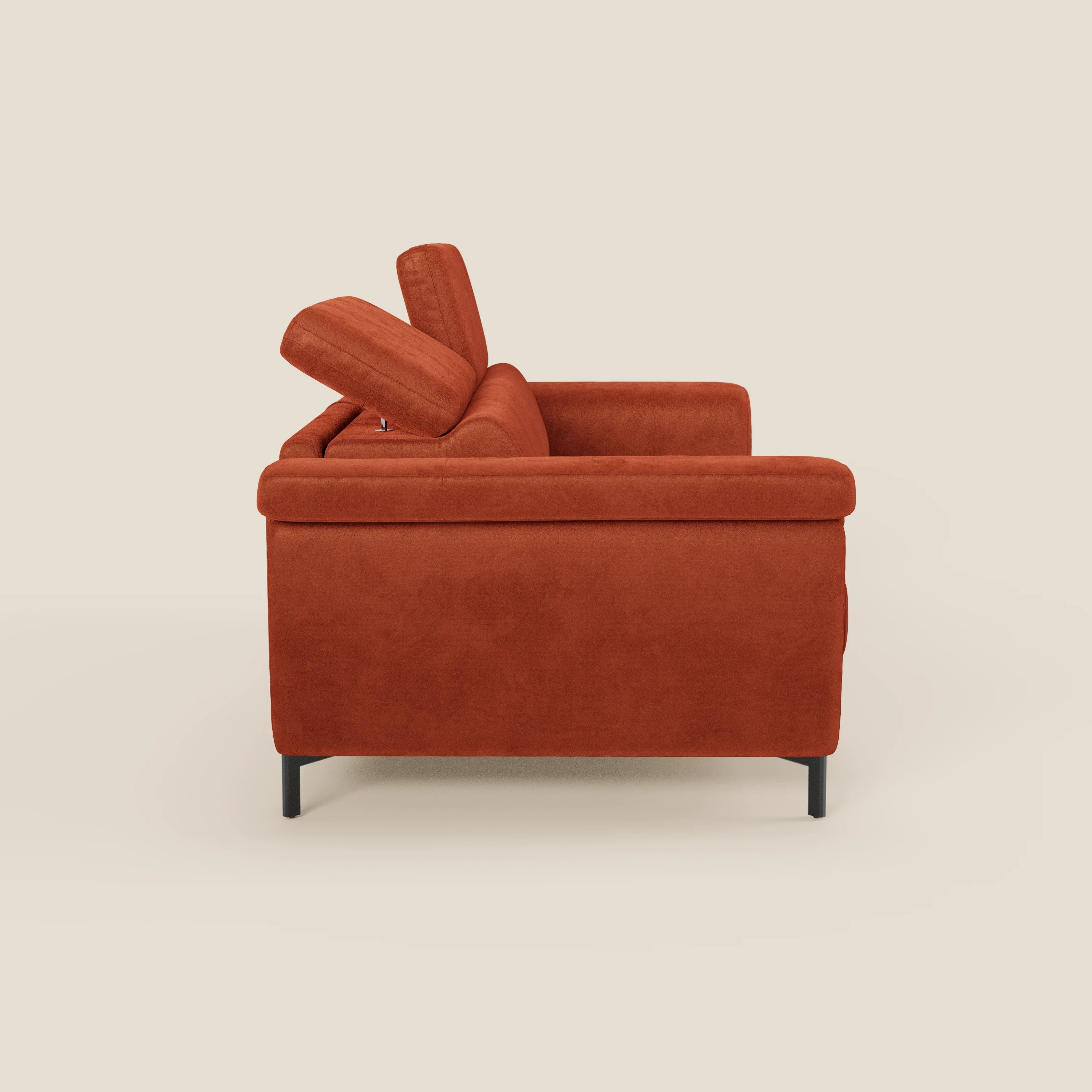 Capri divano letto di design con piedini alti - poggiatesta reclinabili in raffinato tessuto effetto velluto smacchiabile T30 - divani.store