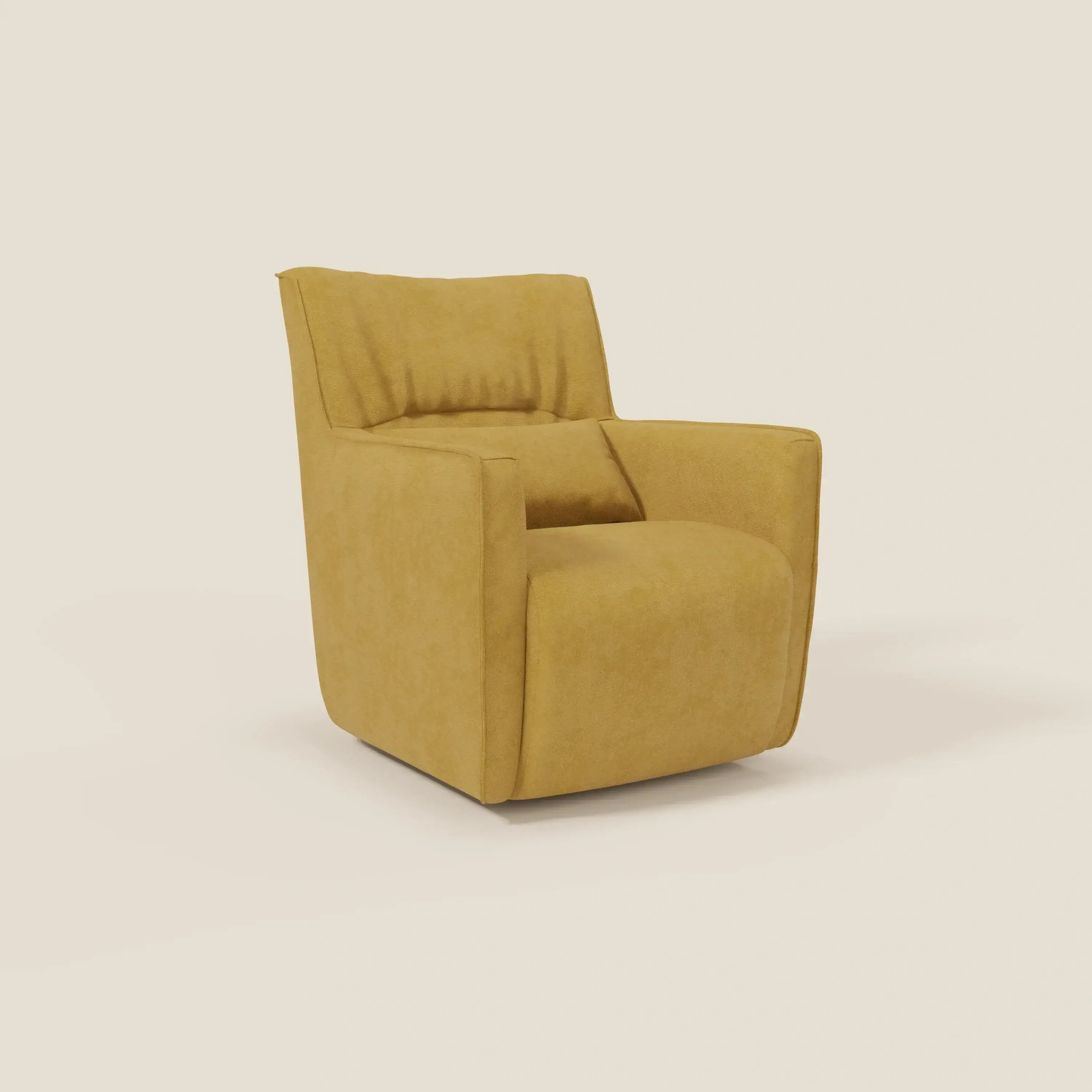 Tulla Poltrona girevole in tessuto impermeabile T02 giallo di Divani.Store è una moderna poltrona girevole giallo senape dalla silhouette squadrata, con ampia seduta e braccioli integrati, rivestita in morbido tessuto impermeabile.