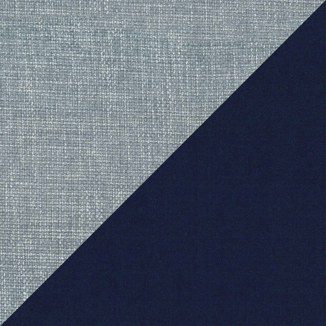 Un'immagine geometrica divisa in diagonale: in alto a sinistra un grigio chiaro strutturato (ghiaccio) che ricorda il disegno Petra letto di Letti.store, mentre in basso a destra un blu scuro liscio e solido (T06 blu).