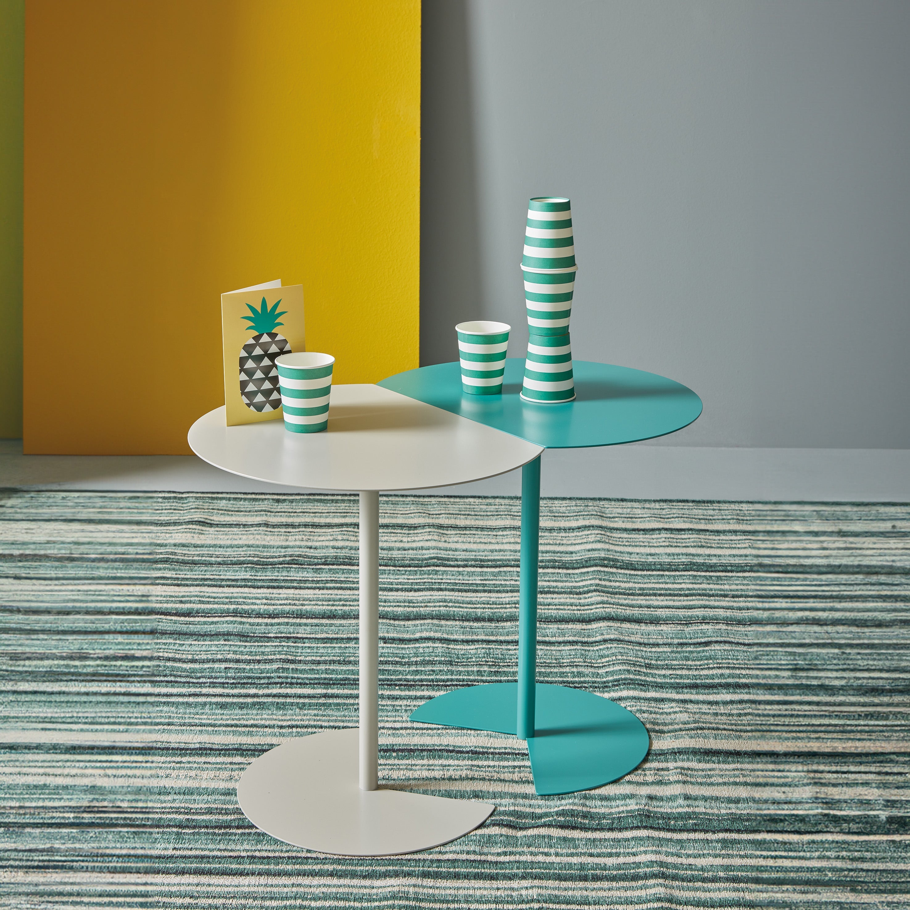 Way tavolino semirotondo da salotto canapa - divani.store