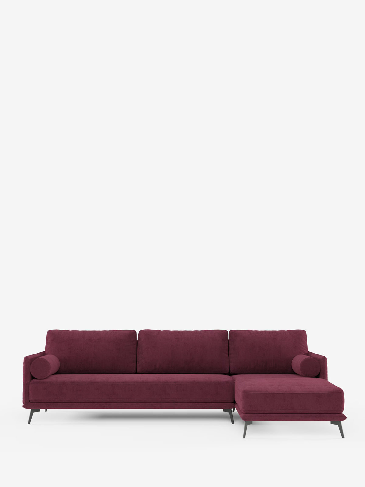Il divano moderno angolare con penisola Basalto di Divani.Store presenta un morbido rivestimento in tessuto T31 color bordeaux scuro resistente alle macchie, tre cuscini dello schienale e due cuscini cilindrici su ciascun bracciolo. La chaise longue si estende verso destra, mentre le sottili gambe angolari in metallo nero conferiscono un tocco di eleganza a questo divano moderno. I morbidi cuscini imbottiti di piume aggiungono ulteriore comfort. Presentato su uno sfondo bianco a tinta unita.