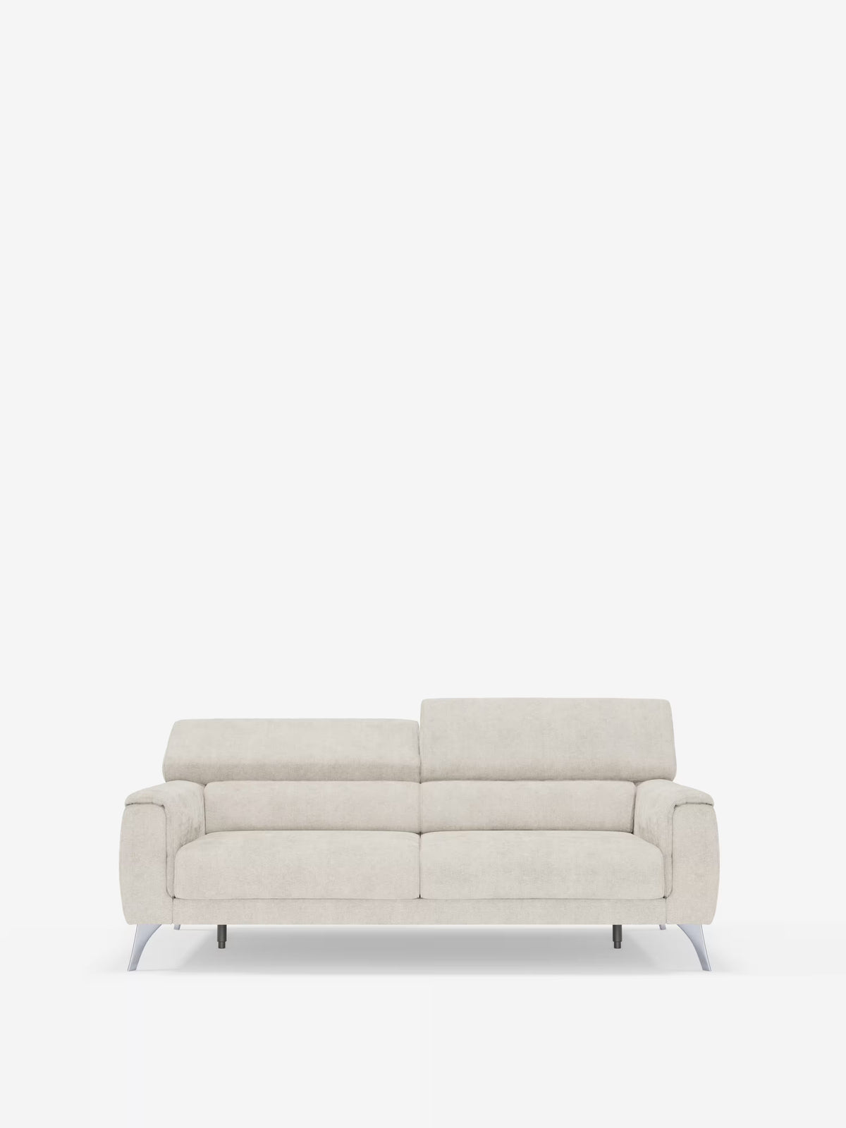 Il divano Caravaggio a 2 e 3 posti di Divani.Store, rivestito con l’elegante tessuto T31 resistente alle macchie, si caratterizza per le linee pulite e minimaliste, gli ampi braccioli, i morbidi cuscini e le raffinate gambe in metallo. Posizionato su uno sfondo bianco a tinta unita, questo moderno divano color beige chiaro offre sedute allungabili e poggiatesta reclinabili individualmente per ogni posto a sedere: perfetto per valorizzare qualsiasi soggiorno contemporaneo con comfort e stile.
