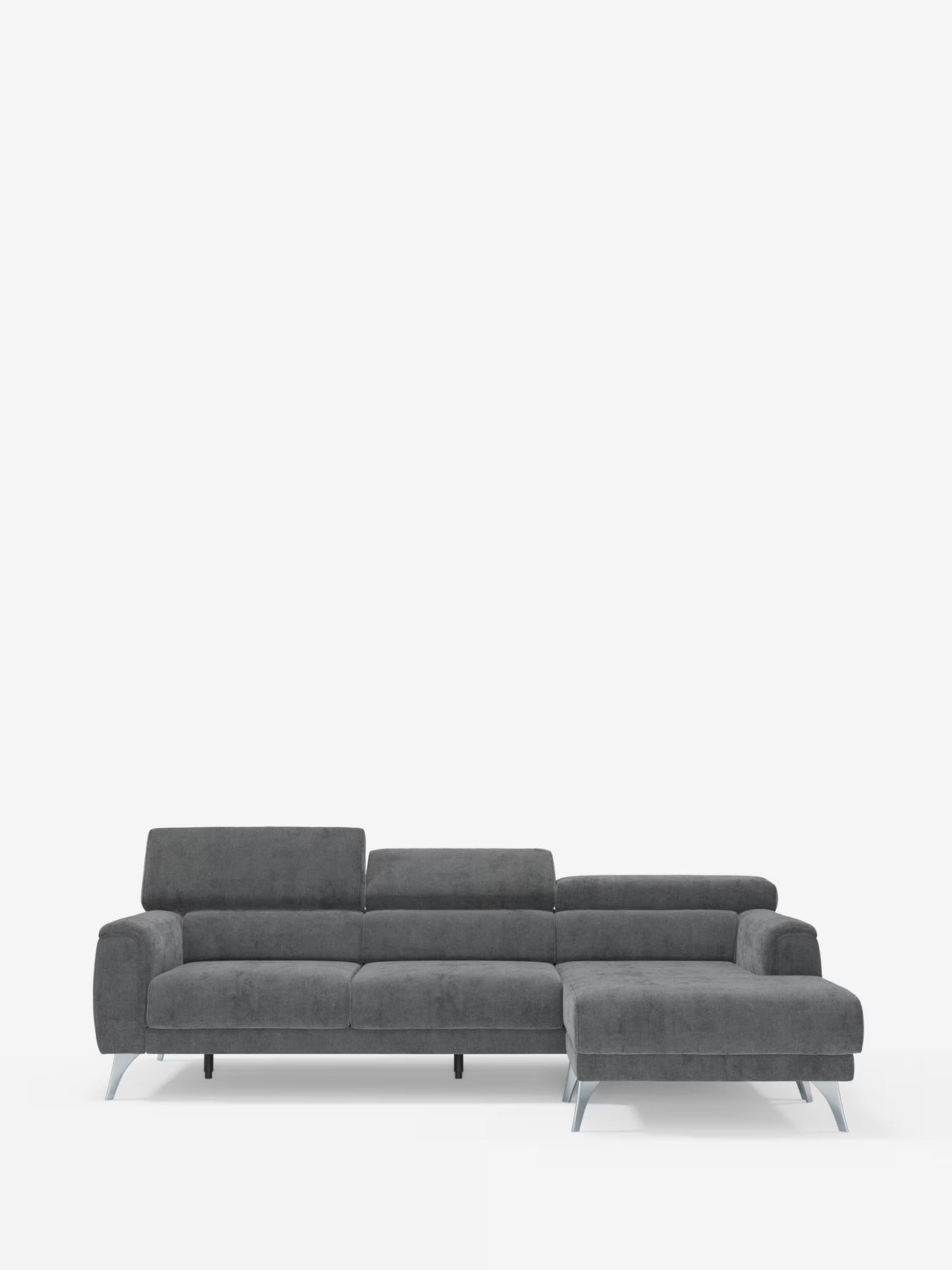 Il divano angolare Caravaggio con penisola e sedute scorrevoli in tessuto smacchiabile T31 di Divani.Store è un divano componibile moderno, di colore grigio scuro, caratterizzato da gambe in metallo e da una chaise longue orientata a destra. Progettato con schienali regolabili e un rivestimento in tessuto morbido e antimacchia, questo divano offre anche pratiche sedute scorrevoli per un comfort personalizzabile. È raffigurato su uno sfondo bianco a tinta unita.