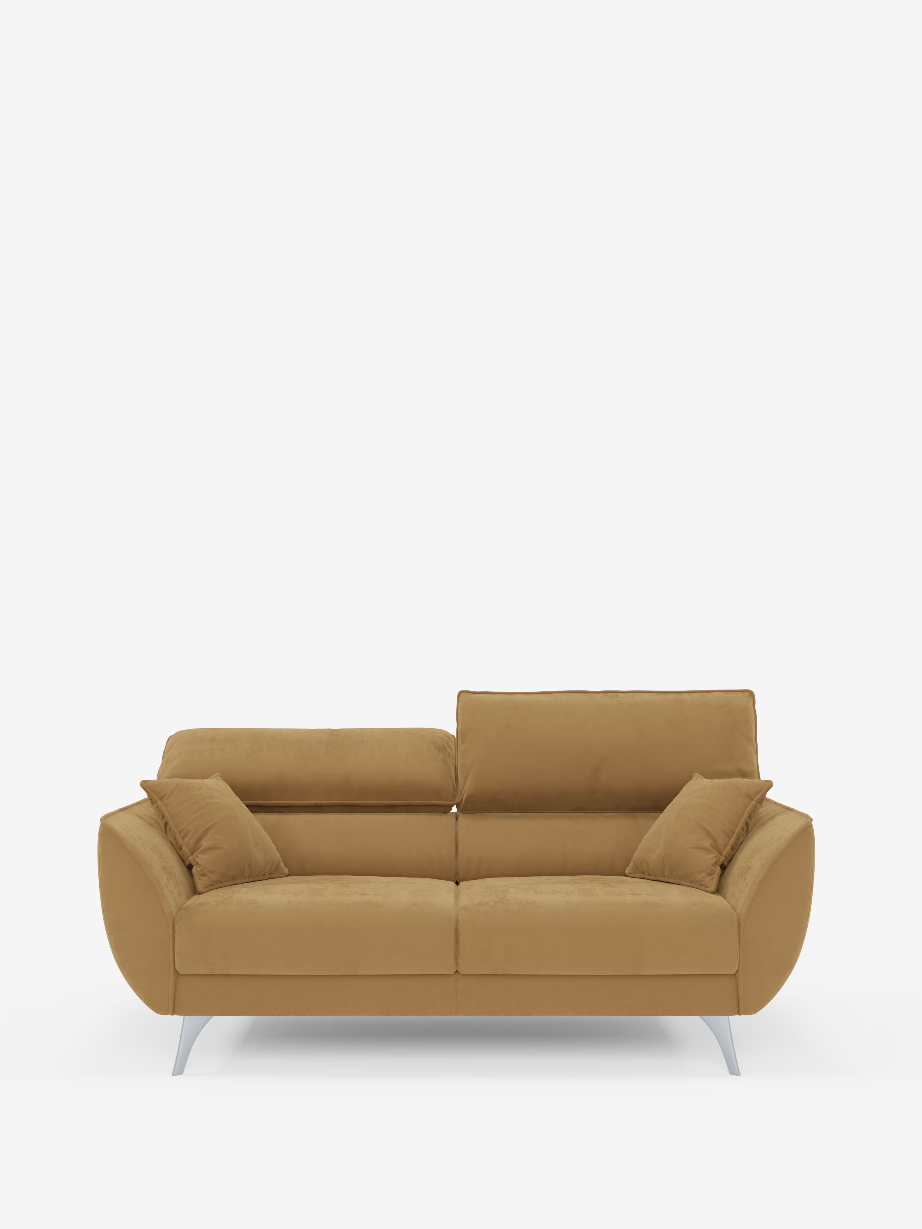 Il divano Michelangelo a 2 e 3 posti di Divani.Store presenta un design moderno in giallo senape, con morbidi cuscini allungati, poggiatesta reclinabili ed eleganti gambe argentate. Corredato da due cuscini decorativi abbinati e rivestito in tessuto T30 facile da pulire, questo divanetto a due posti unisce comfort ed eleganza contemporanea su uno sfondo bianco a tinta unita.