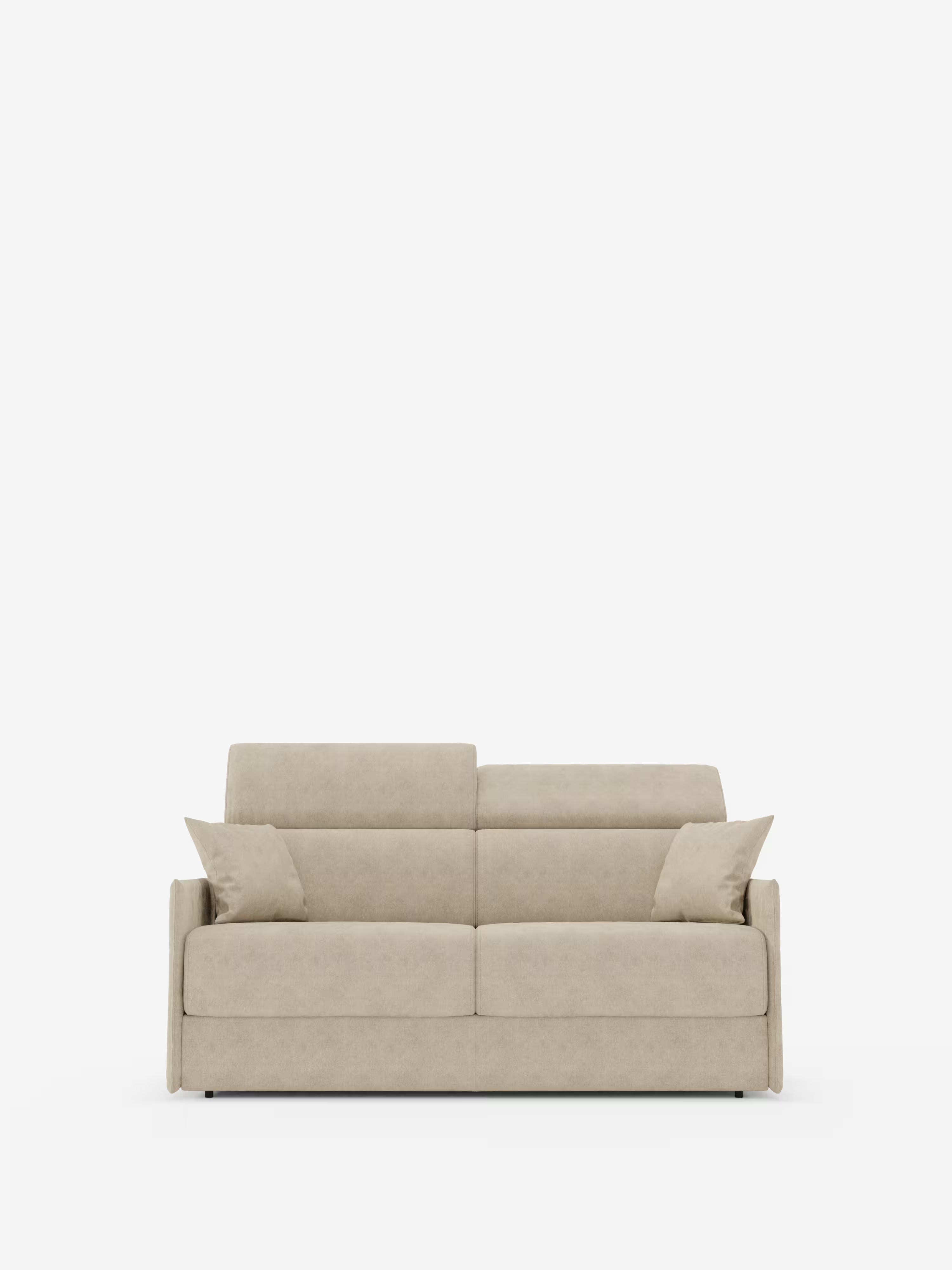 Divano letto Miryam con poggiatesta reclinabili e comfort maxi di Divani.Store, un divano compatto beige in morbido tessuto smacchiabile T31 dal design minimalista e contemporaneo, con braccioli rialzati e due cuscini quadrati coordinati, posizionato su uno sfondo bianco neutro.