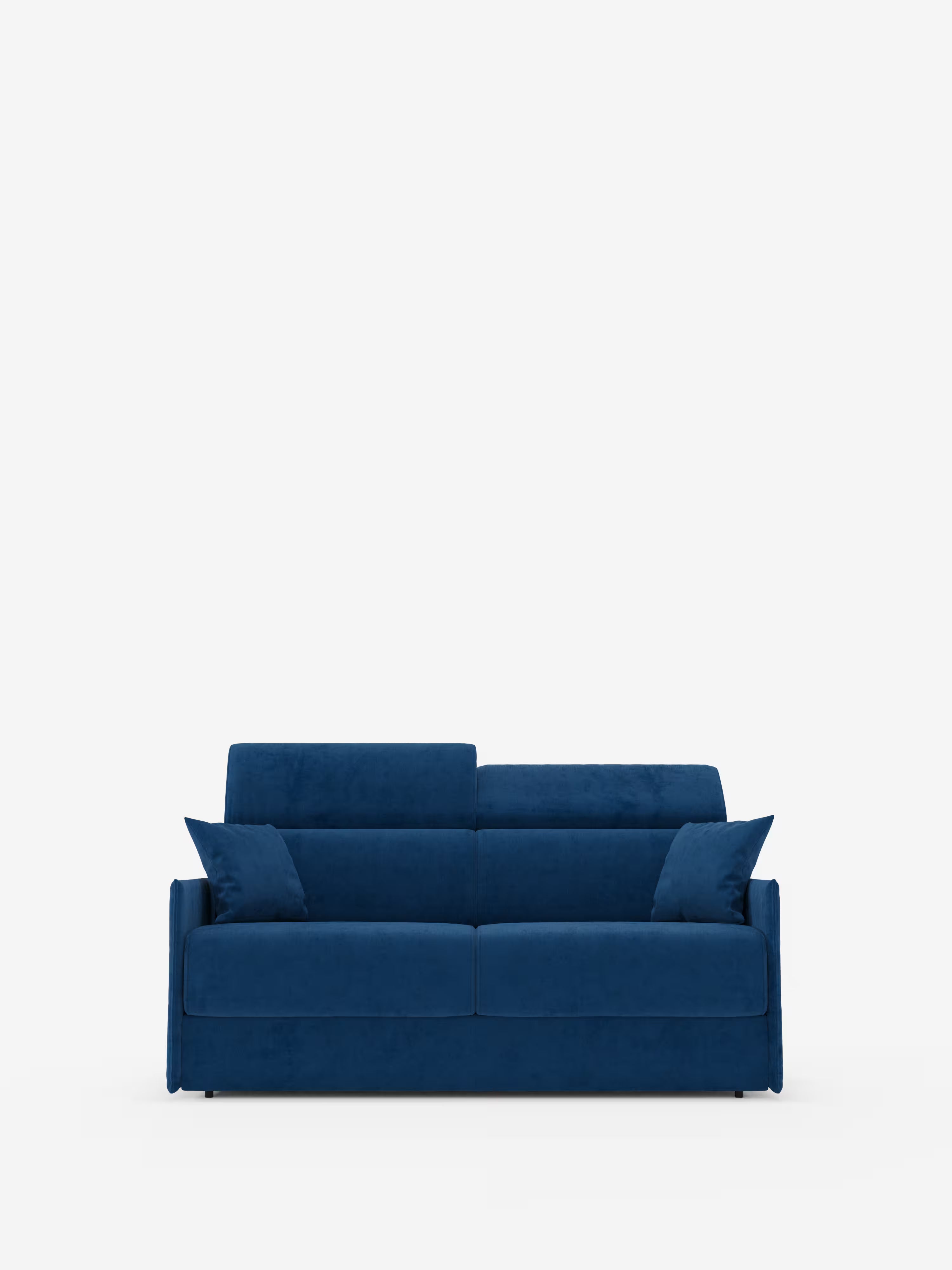 Un divano letto Miryam blu in stile contemporaneo, con poggiatesta reclinabili e comfort maxi di Divani.Store, è posto al centro su uno sfondo bianco a tinta unita. Questo divano moderno, realizzato in morbido tessuto T31 resistente alle macchie, presenta linee pulite, sedute imbottite, due cuscini quadrati abbinati e un design compatto e minimalista, creando un punto focale accogliente ed elegante.
