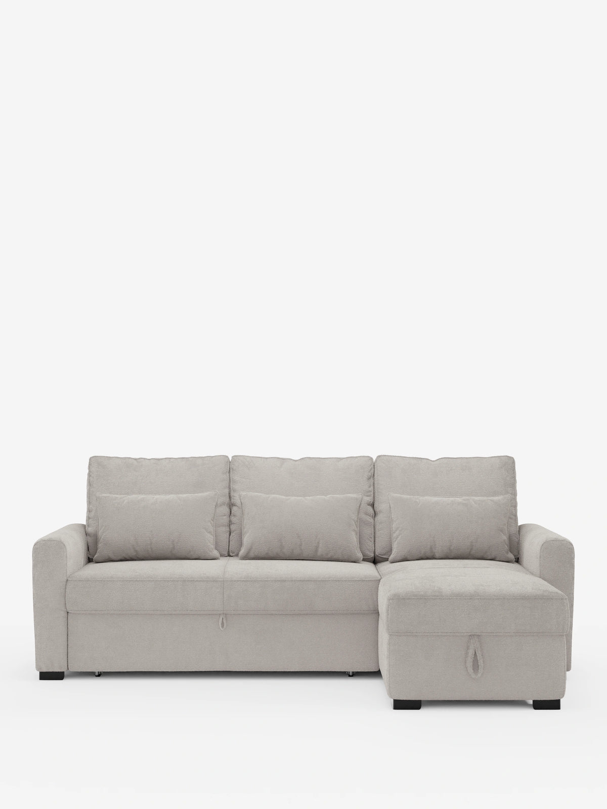 Un divano letto Ottaviano con letto estraibile - penisola reversibile e contenitore in tessuto materico smacchiabile, divano componibile grigio chiaro con chaise longue sul lato destro, tre cuscini dello schienale, cuscini decorativi, accesso al vano contenitore e piedini a blocco scuri.