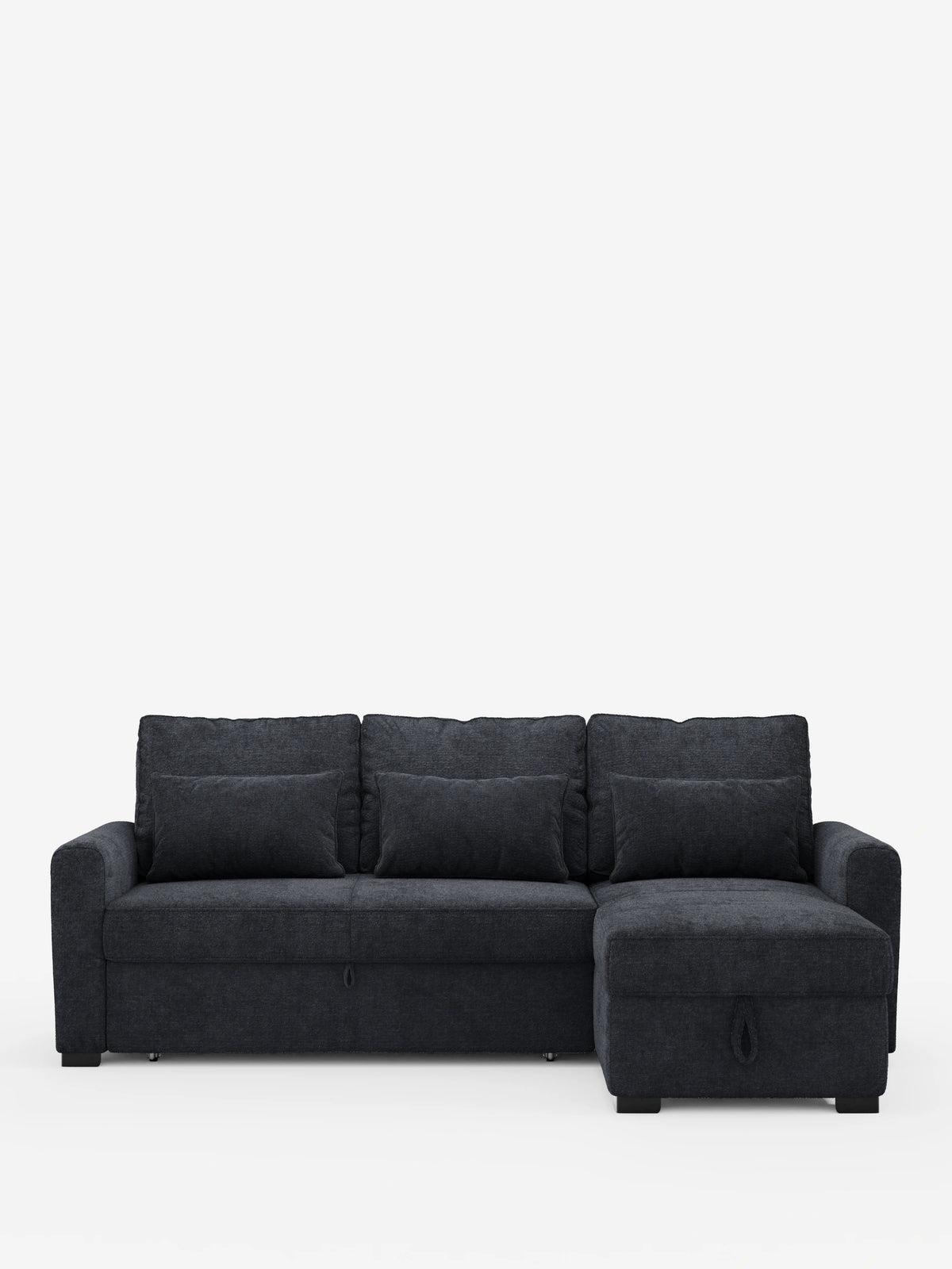 Un divano letto Ottaviano con letto estraibile, penisola reversibile e contenitore, realizzato in tessuto materico smacchiabile color grigio scuro, si staglia su uno sfondo bianco, caratterizzato da tre cuscini dello schienale, tre cuscini decorativi e vani portaoggetti a vista.