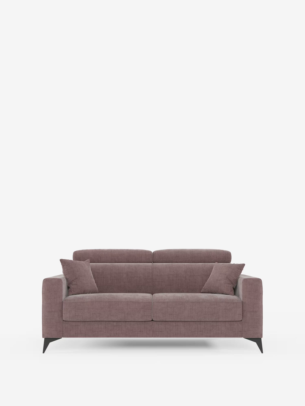 Un divano letto matrimoniale Pegaso contemporaneo color malva di Divani.Store, rivestito in tessuto jacquard antimacchia T22, dotato di due cuscini di seduta, due cuscini dello schienale, due cuscini decorativi abbinati, braccioli dritti e gambe angolate nere. Il design moderno del divano risalta su uno sfondo bianco a tinta unita.
