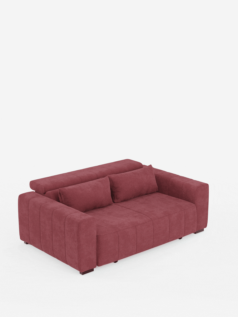 Il divano a 3 posti Doric di Divani.Store presenta un lussuoso rivestimento in velluto bordeaux, ampi braccioli e due cuscini cilindrici sullo schienale. Dotato di funzione relax elettrica per una seduta più comoda e di poggiatesta regolabili in tessuto T23 antimacchia, questo elegante modello poggia su gambe basse nere su uno sfondo bianco a tinta unita.