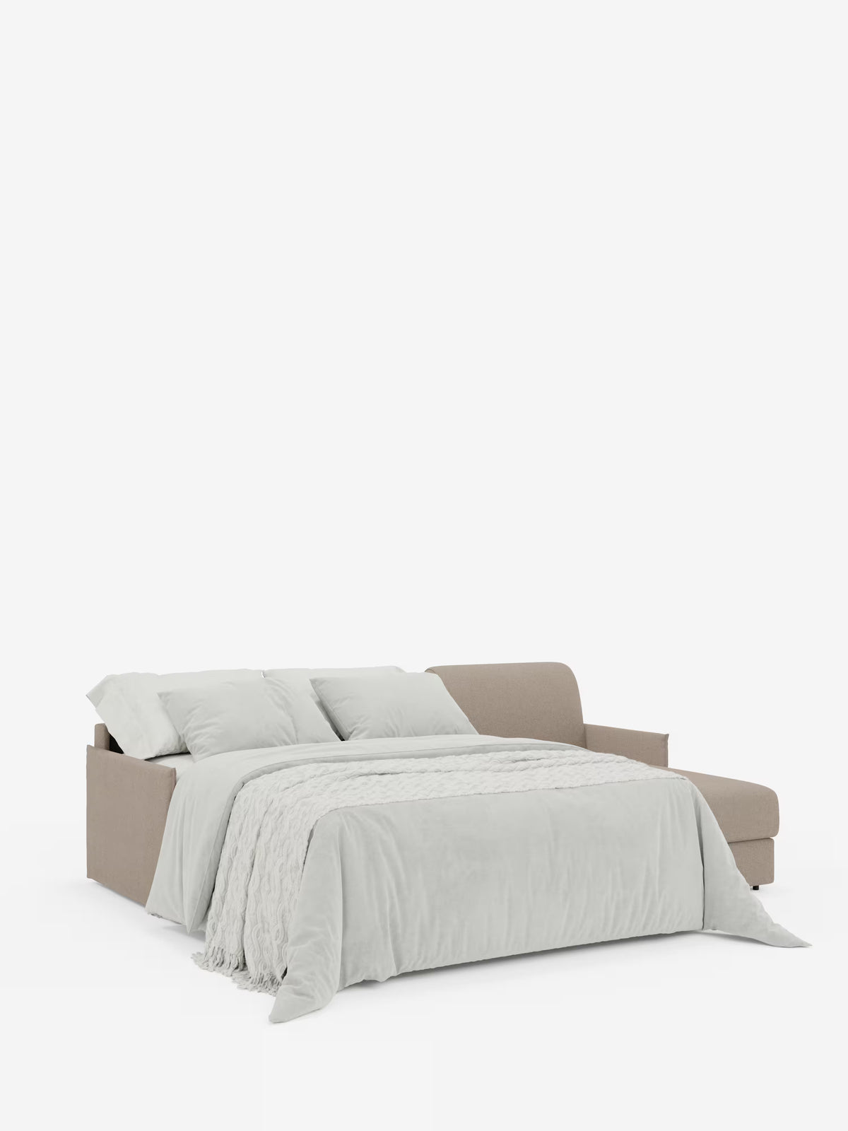 Il divano letto angolare Evans con penisola contenitore di Divani.Store, caratterizzato da un design compatto in tessuto T23 facile da pulire, è presentato in beige con chaise longue e configurato come letto matrimoniale. È rivestito con un piumone grigio chiaro e due cuscini, su uno sfondo bianco che ne esalta lo stile minimalista. La biancheria da letto morbida e invitante e la pratica penisola contenitore aggiungono comfort e spazio contenitivo a questo divano letto componibile.
