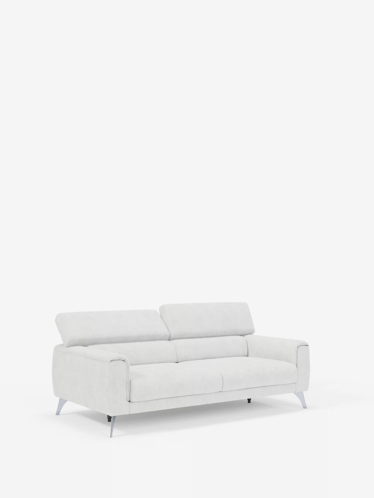 Il divano Caravaggio a 2 e 3 posti di Divani.Store è rivestito in un elegante tessuto T31 grigio chiaro e resistente alle macchie, presenta due spaziosi cuscini di seduta, poggiatesta reclinabili e regolabili per un comfort personalizzato, braccioli dritti e slanciati e sottili gambe in metallo argentato. Questo divano contemporaneo è messo in risalto su uno sfondo bianco a tinta unita, con ampio spazio libero sopra e intorno ad esso.