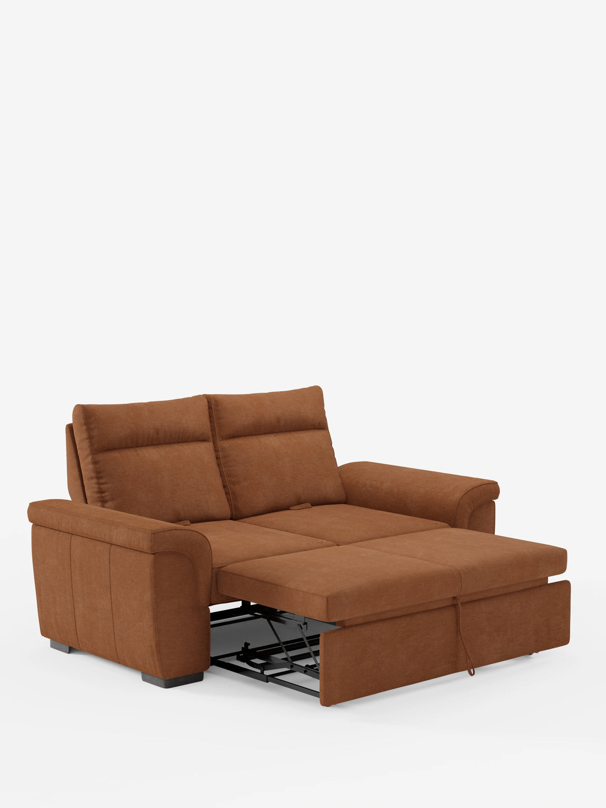Un divano a tre posti modello Ischia con pouf estraibile e schienali scorrevoli, rivestito in tessuto misto lino antimacchia con effetto testurizzato, color ruggine su fondo bianco, dotato di pouf estraibile e meccanismo in metallo nero.