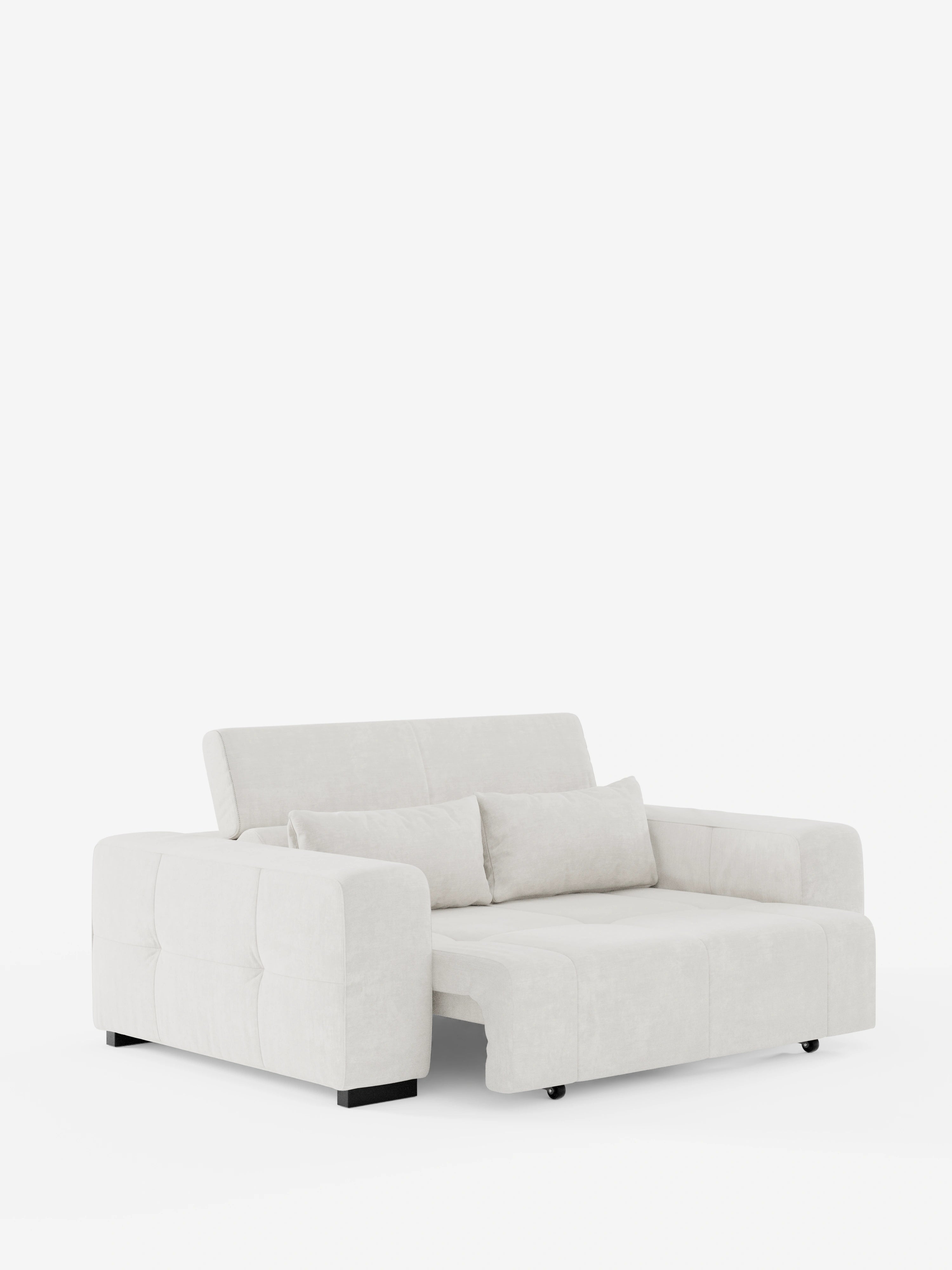 Un divano Monarch contemporaneo con funzione relax elettrica per l’allungamento delle sedute e poggiatesta reclinabile di Divani.Store, rivestito in morbido tessuto T31 grigio chiaro resistente alle macchie. Caratterizzato da ampi braccioli, due cuscini dello schienale e una chaise longue sul lato destro, questo divano poggia su eleganti piedini neri su uno sfondo bianco a tinta unita.
