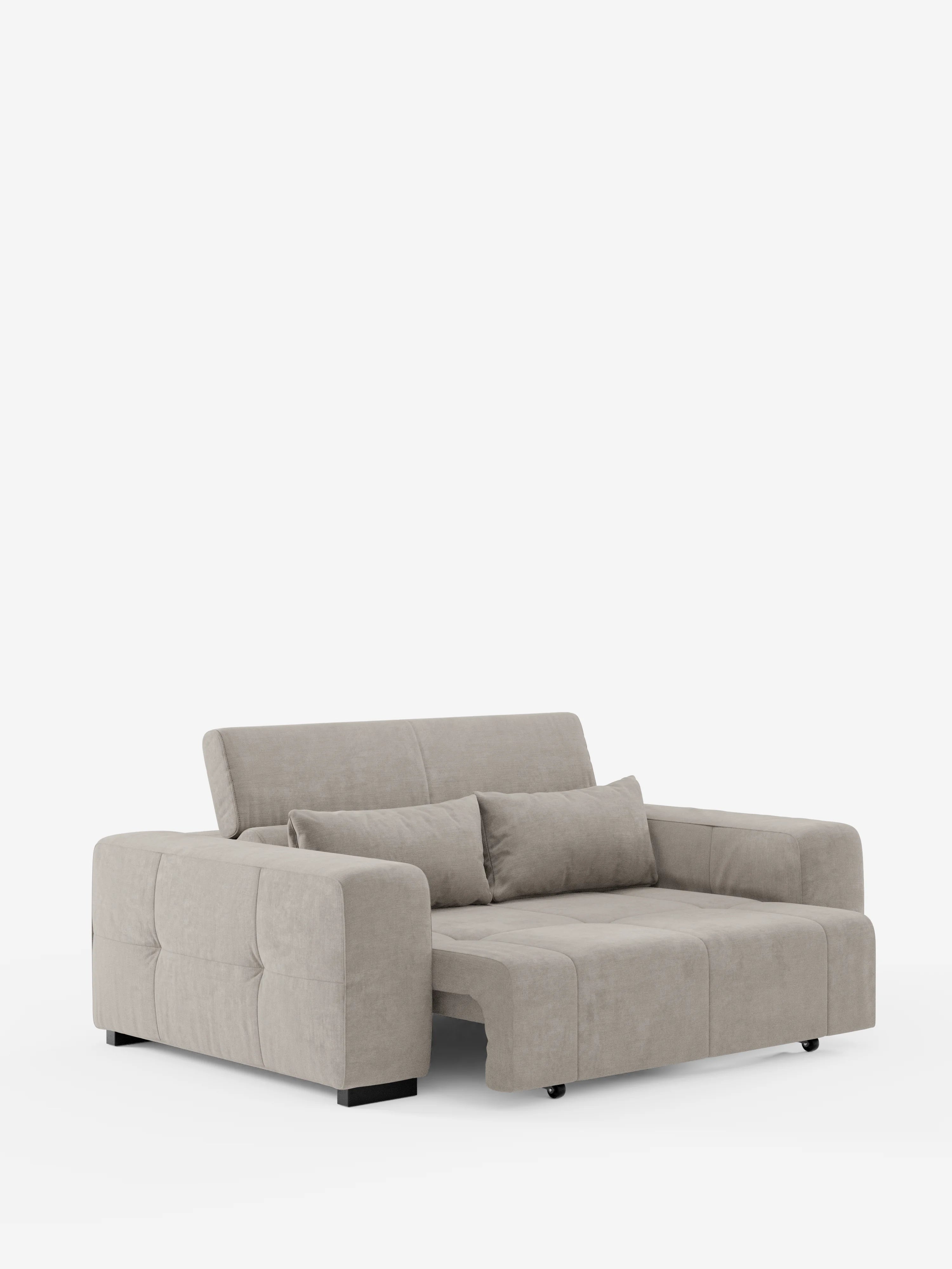 Un moderno divano a due posti grigio chiaro con estensione a chaise longue: il Monarch Divano con Relax Elettrico di Divani.Store si caratterizza per un design minimalista con braccioli squadrati, due cuscini rettangolari abbinati e gambe corte nere. Rivestito in morbido tessuto T31 resistente alle macchie, questo elegante divano offre sedute estensibili elettricamente e un poggiatesta reclinabile, qui raffigurato su uno sfondo bianco a tinta unita.