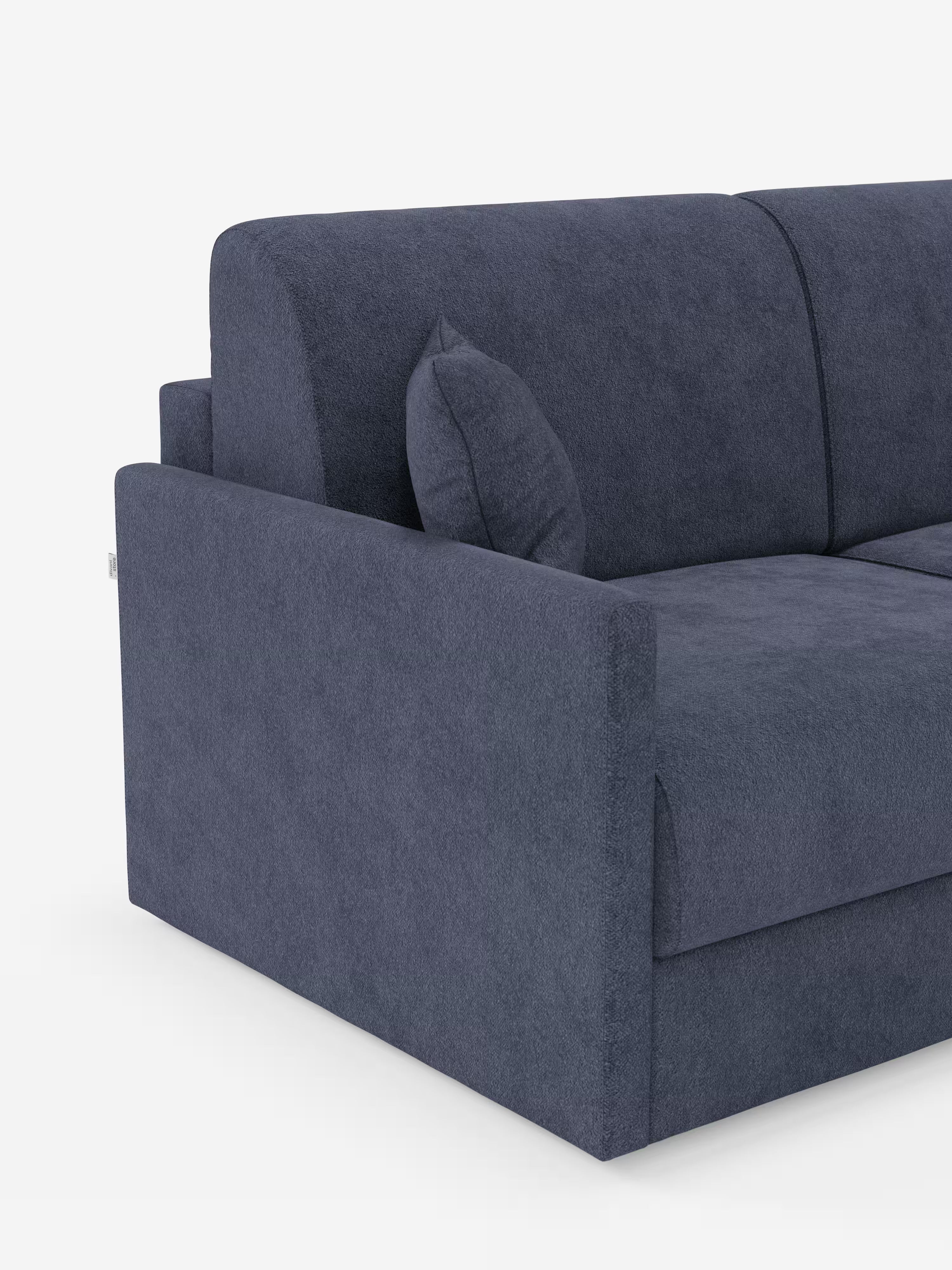 Un divano letto Tommy Divano a 2 e 3 posti, modello matrimoniale, di colore blu navy, disponibile su Divani.Store, è raffigurato su uno sfondo bianco. L'immagine mostra il lato sinistro del divano, caratterizzato da un bracciolo spesso, un cuscino di seduta, uno schienale e un cuscino decorativo coordinato posizionato vicino al bracciolo. Rivestito in tessuto simil-cotone antimacchia (T33), questo complemento d'arredo moderno e minimalista è completamente sfoderabile per una facile pulizia.