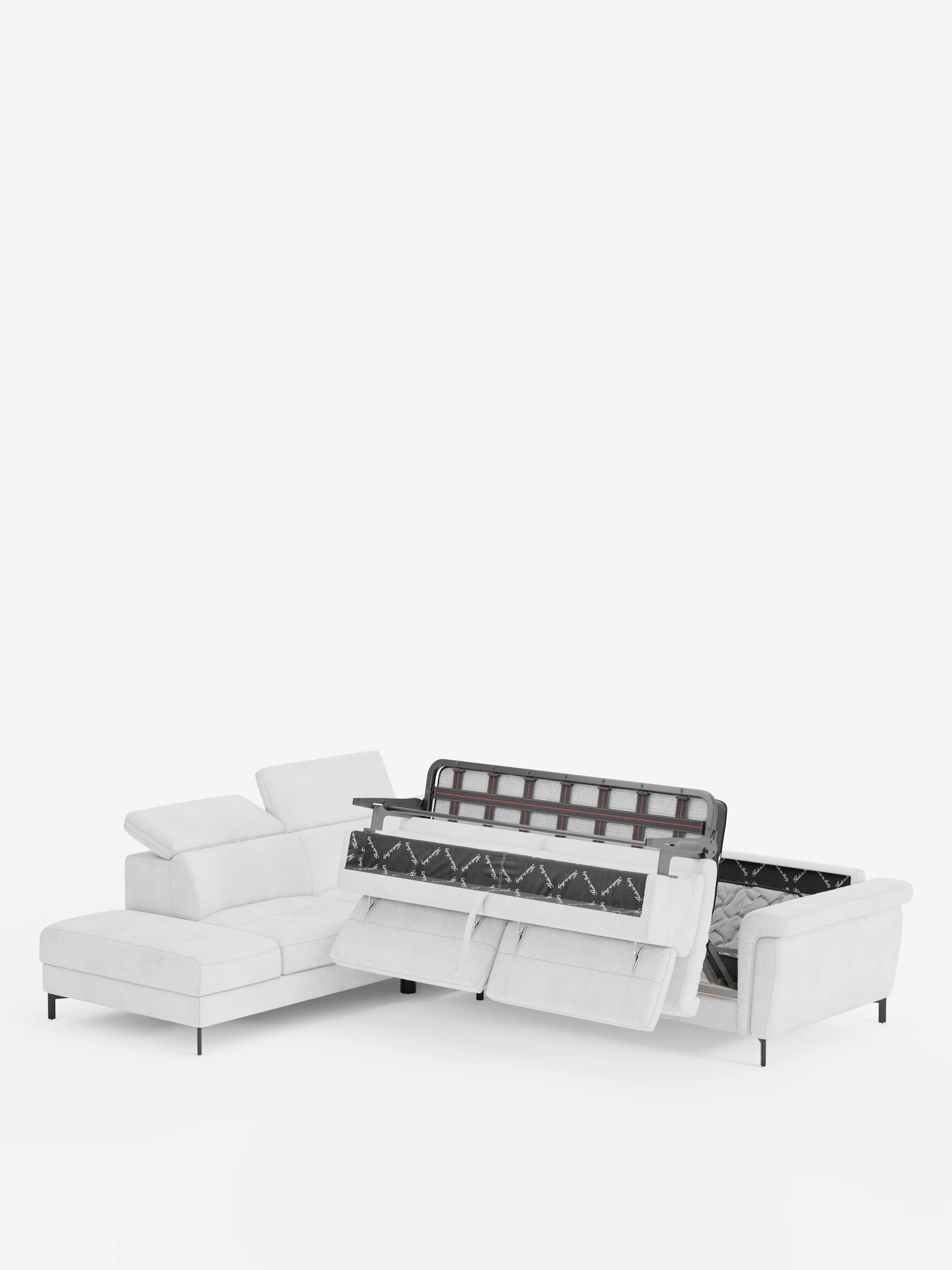 Il divano letto angolare Capri con poggiatesta reclinabili e materasso ad alte prestazioni in tessuto vellutino smacchiabile T30 di Divani.Store è presentato in un elegante colore bianco, esempio di design moderno. La sua forma a L è dotata di poggiatesta regolabili, mentre la sezione destra nasconde un meccanismo a letto estraibile con un materasso ad alte prestazioni, a dimostrazione della sua praticità come divano letto. Il divano è posizionato su uno sfondo bianco a tinta unita.
