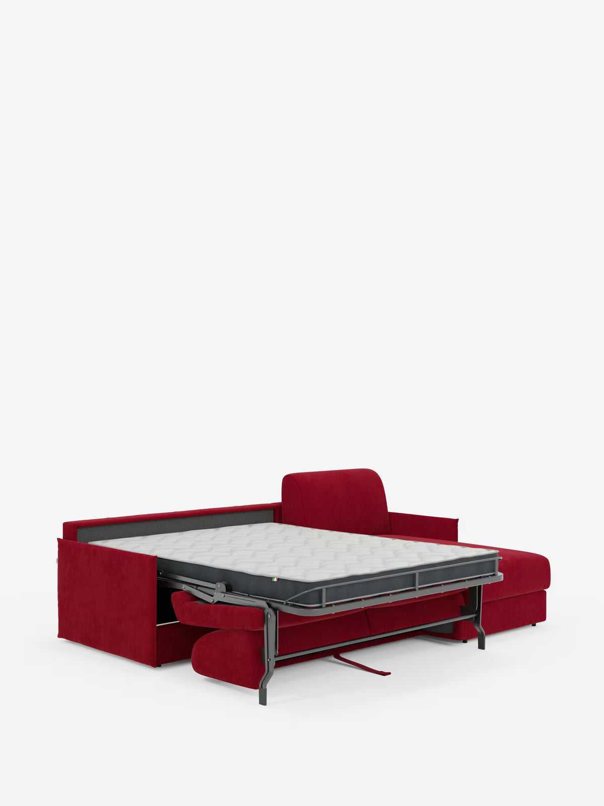 Il divano letto angolare con penisola contenitore Evans di Divani.Store presenta un design compatto e moderno, realizzato in tessuto T23 resistente alle macchie. Qui raffigurato in un rosso vivace, questo divano angolare presenta schienale e braccioli elegantemente rivestiti, mentre la struttura metallica del letto estraibile e il materasso si estendono in avanti dalla base. La scena è ambientata su uno sfondo bianco a tinta unita.