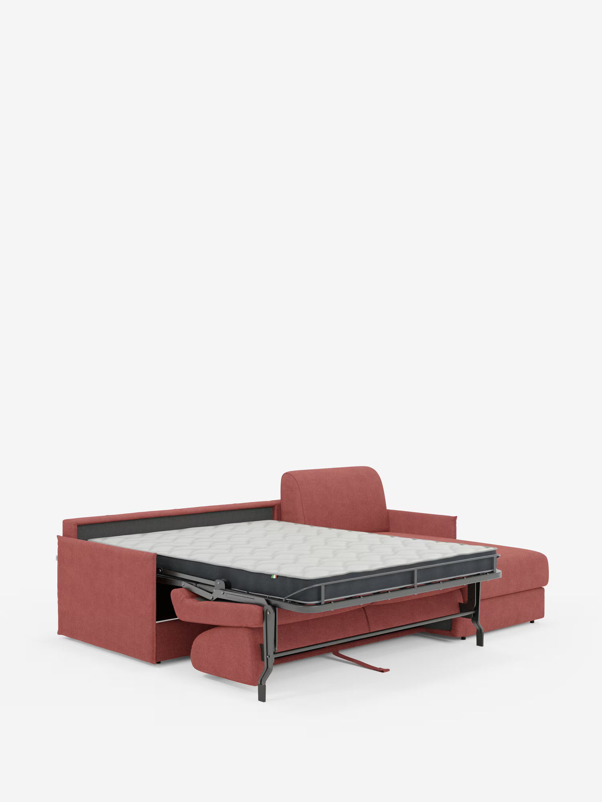 Il divano letto angolare con penisola contenitore Evans di Divani.Store è raffigurato in un vivace rosso e presenta un design compatto in tessuto T23 resistente alle macchie. Nell’immagine, in posizione aperta, mostra un materasso estraibile sostenuto da una robusta struttura in metallo. I cuscini dello schienale rimangono in posizione verticale, mentre la spaziosa penisola contenitore offre ulteriore spazio per riporre oggetti, il tutto su uno sfondo bianco a tinta unita.