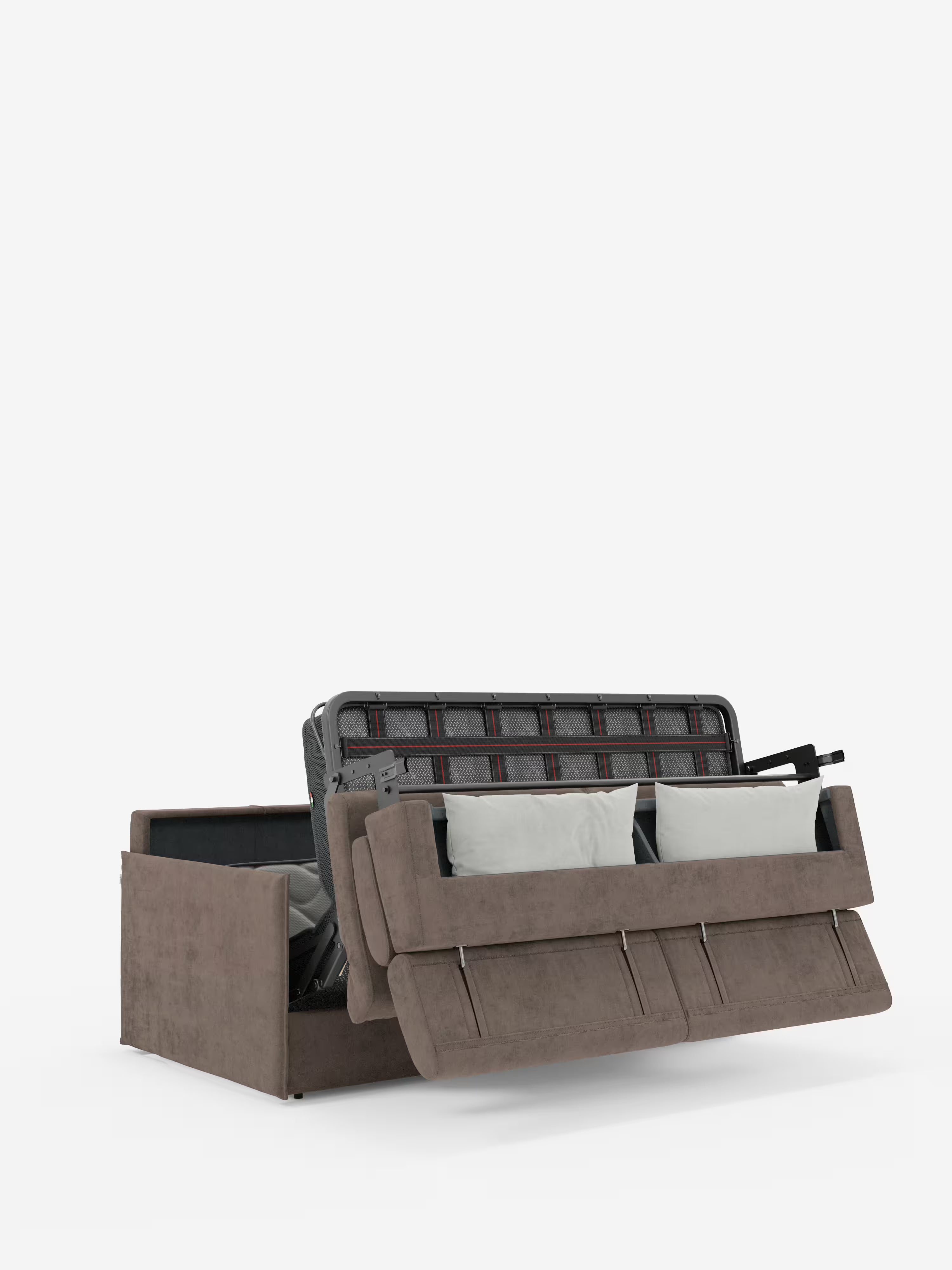 Il divano letto Miryam con poggiatesta reclinabili e comfort maxi di Divani.Store, caratterizzato da un design compatto e contemporaneo in morbido tessuto T31 resistente alle macchie, è parzialmente aperto per mostrare la struttura in metallo, il materasso e i due cuscini grigio chiaro. Lo schienale regolabile si inclina in avanti, mostrando la trasformazione da divano letto compatto a letto su uno sfondo bianco a tinta unita.