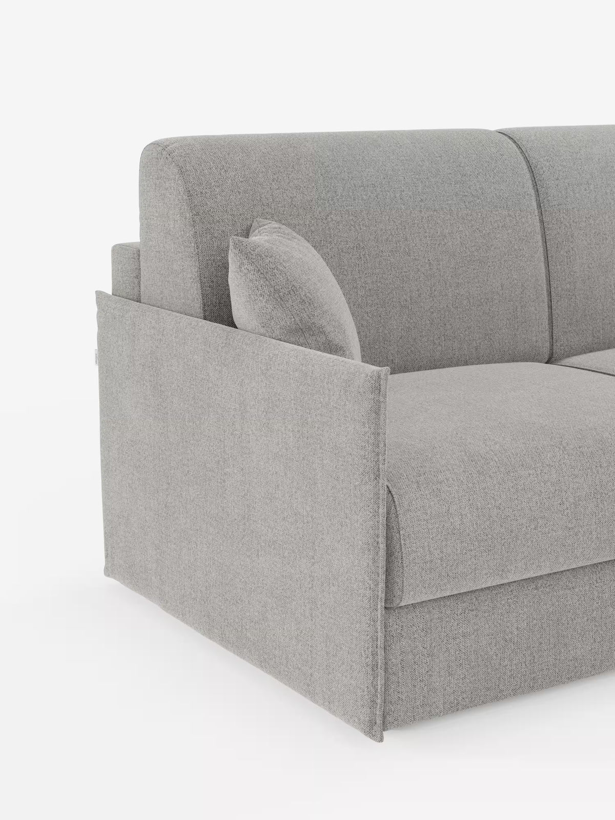 Il divano letto angolare con penisola contenitore Evans di Divani.Store è esposto su uno sfondo bianco a tinta unita. Questo divano moderno, caratterizzato da linee pulite e semplici, presenta un rivestimento in tessuto T23 grigio chiaro e resistente alle macchie che ricopre la sua struttura compatta. Il bracciolo rettangolare e il cuscino dello schienale abbinato ne esaltano il fascino elegante, mentre la pratica penisola contenitore offre un comodo spazio aggiuntivo per riporre oggetti, garantendo