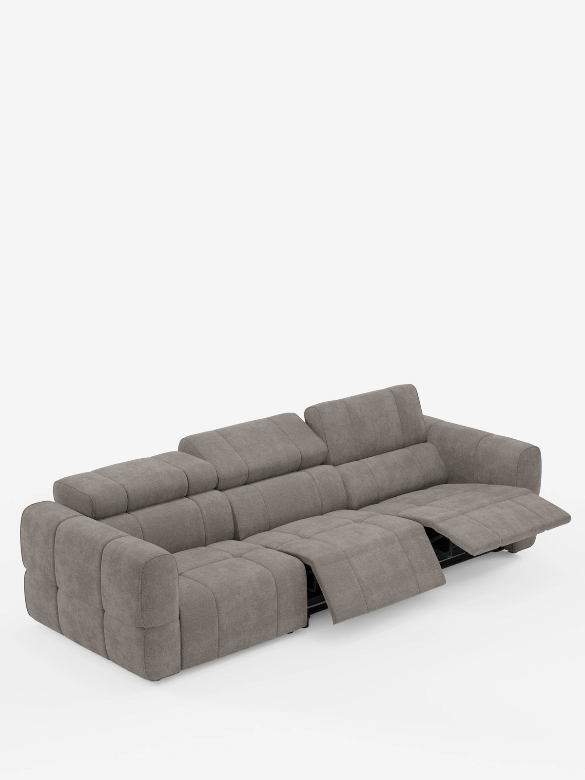Giotto, divano modulare a 4 posti con poggiatesta reclinabili e funzione relax elettrica opzionale, rivestito in tessuto smacchiabile T23, un divano modulare in tessuto color taupe con motivo trapuntato e poggiatesta regolabili, caratterizzato da due sedute reclinabili su sfondo bianco.