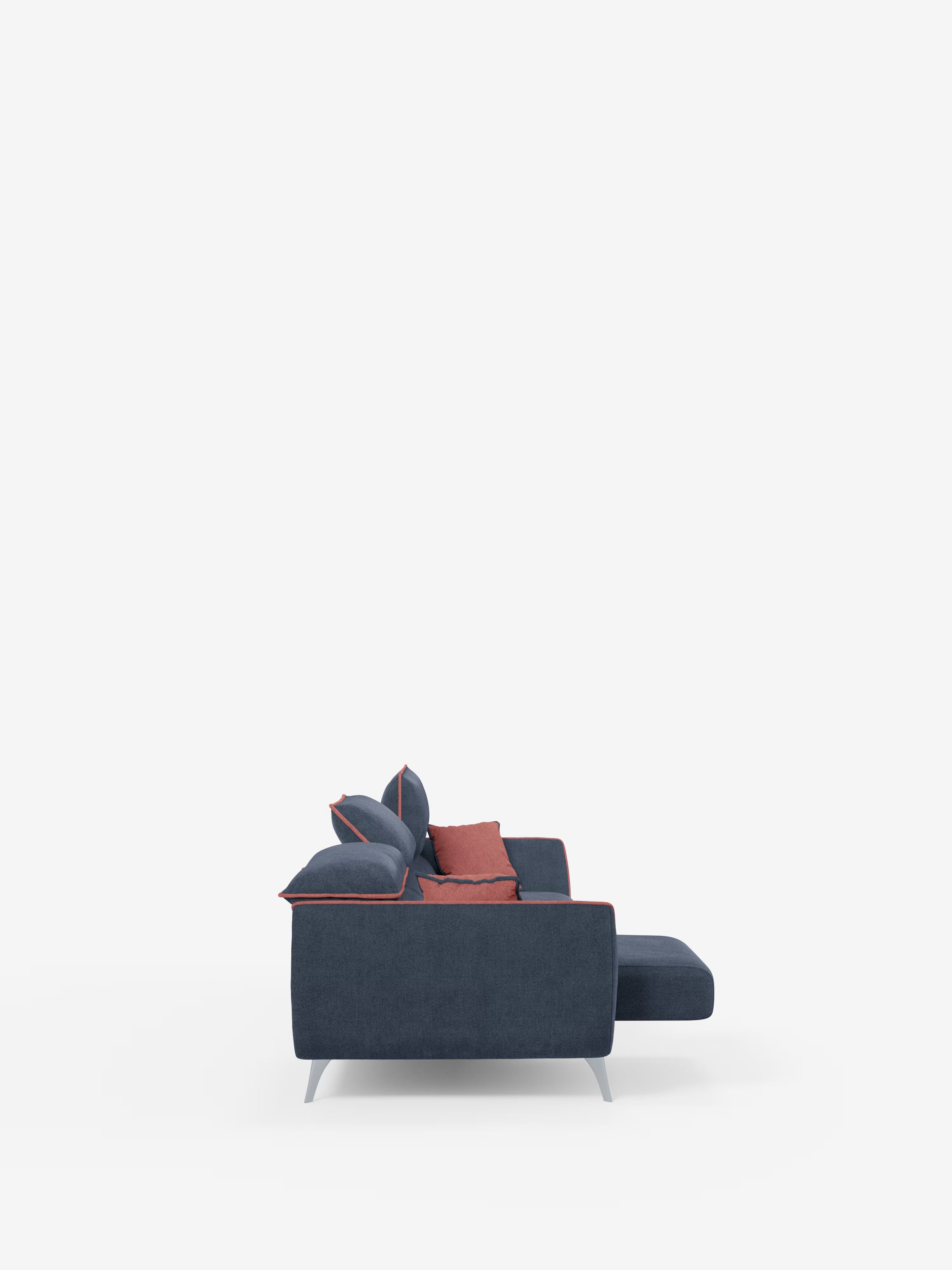 Il divano Michelangelo 4 Posti bicolore di Divani.Store presenta un moderno design componibile in blu navy con rifiniture rosa e cuscini coordinati, visibili nella foto di profilo. Questo sofisticato divano offre tre sedute estensibili e poggiatesta reclinabili, il tutto rivestito in tessuto T23 facile da pulire. Su uno sfondo bianco a tinta unita, le sue linee pulite e l’estetica minimalista sono valorizzate da gambe sottili e di colore chiaro, che conferiscono un tocco contemporaneo.