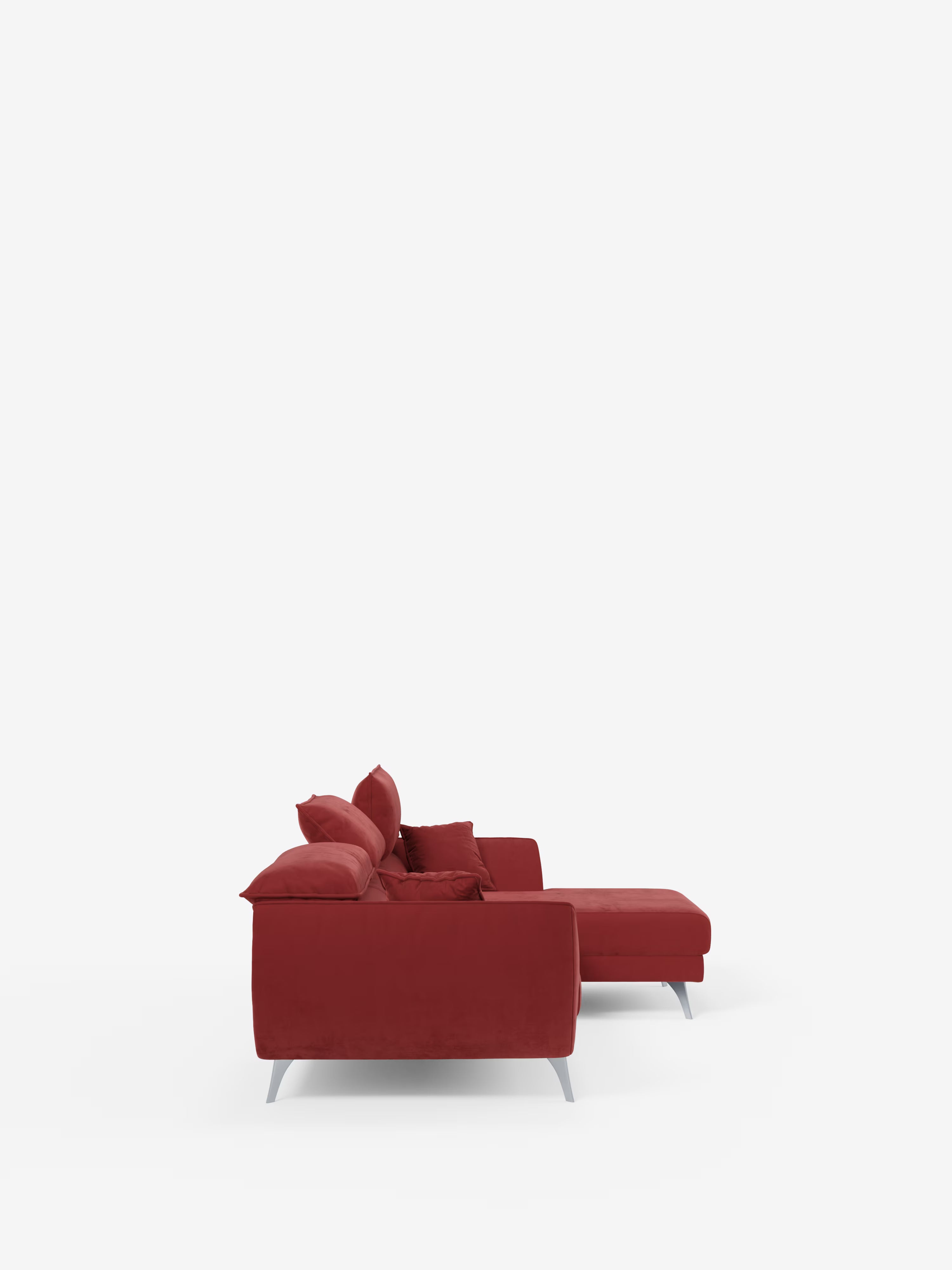 Il divano angolare Michelangelo con penisola e sedute estensibili di Divani.Store è esposto su uno sfondo bianco. Rivestito con un raffinato tessuto T30 effetto velluto resistente alle macchie, questo divano moderno presenta gambe argentate, morbidi cuscini e una chaise longue sul lato destro che forma una comoda penisola. Il suo design elegante e minimalista presenta linee pulite senza motivi visibili, completate da sedute estensibili discrete e poggiatesta reclinabili regolabili per favorire il relax.