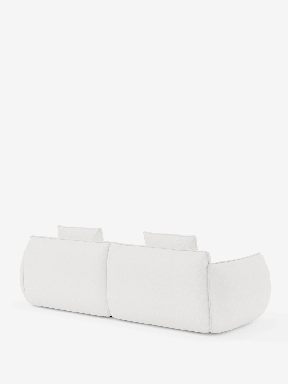 Un divano Nimbus a 3 posti, moderno e minimalista, modulare e componibile da 250 cm di Divani.Store, caratterizzato da bordi arrotondati e schienali imbottiti in tessuto effetto cotone antimacchia (t33), è posizionato al centro su uno sfondo bianco a tinta unita. L'immagine è ripresa dal retro, mettendo in risalto le due sezioni della seduta e il suo rivestimento morbido e liscio.