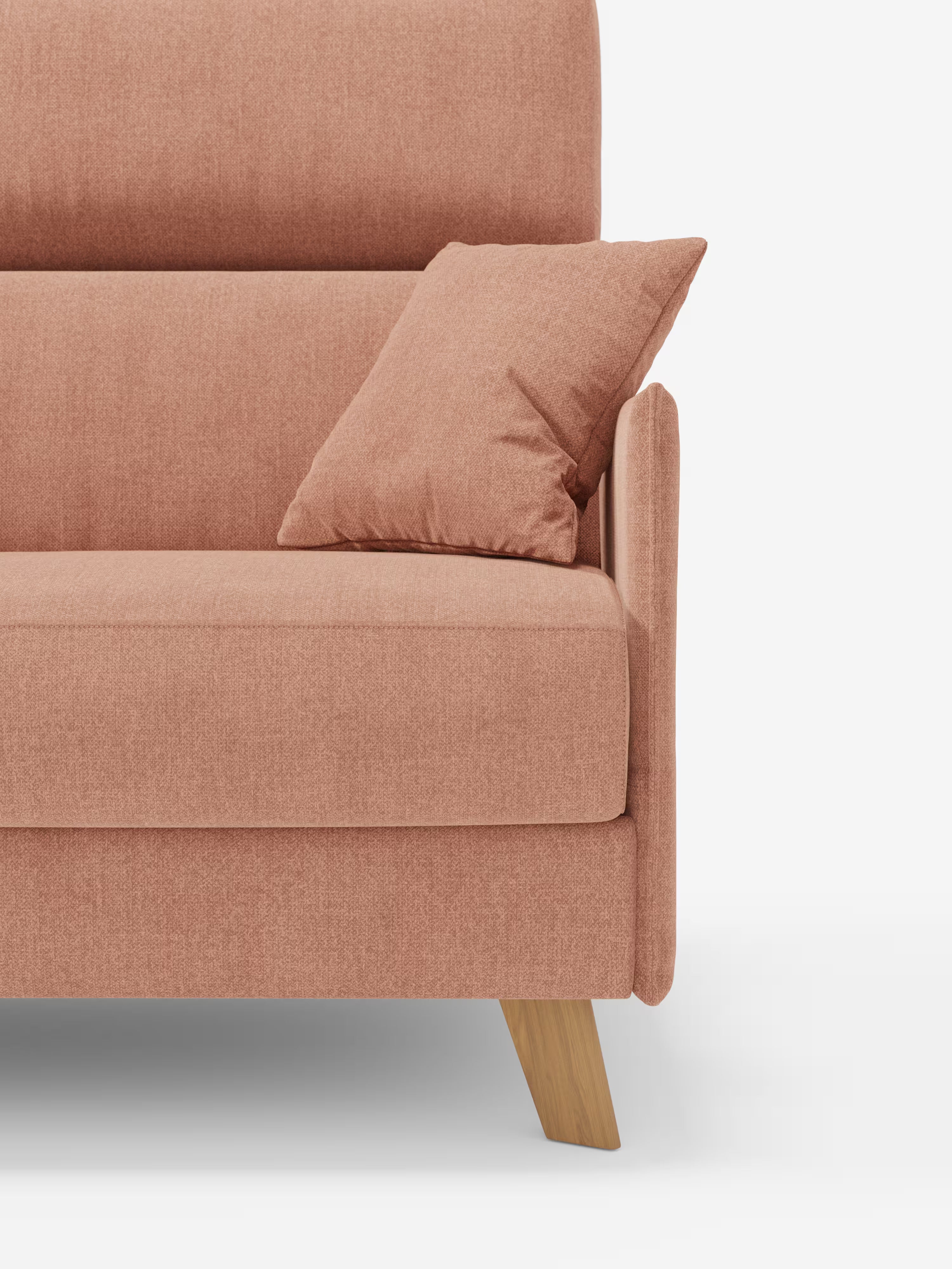 Un primo piano del lato destro del divano letto matrimoniale Sole di Divani.Store, che ne mette in risalto il design moderno di ispirazione scandinava in rosa tenue, con un cuscino quadrato abbinato e gambe in legno inclinate, il tutto su uno sfondo bianco a tinta unita. Questo divano compatto è dotato di poggiatesta reclinabili ed è interamente sfoderabile, con rivestimento in tessuto T23 facile da pulire.