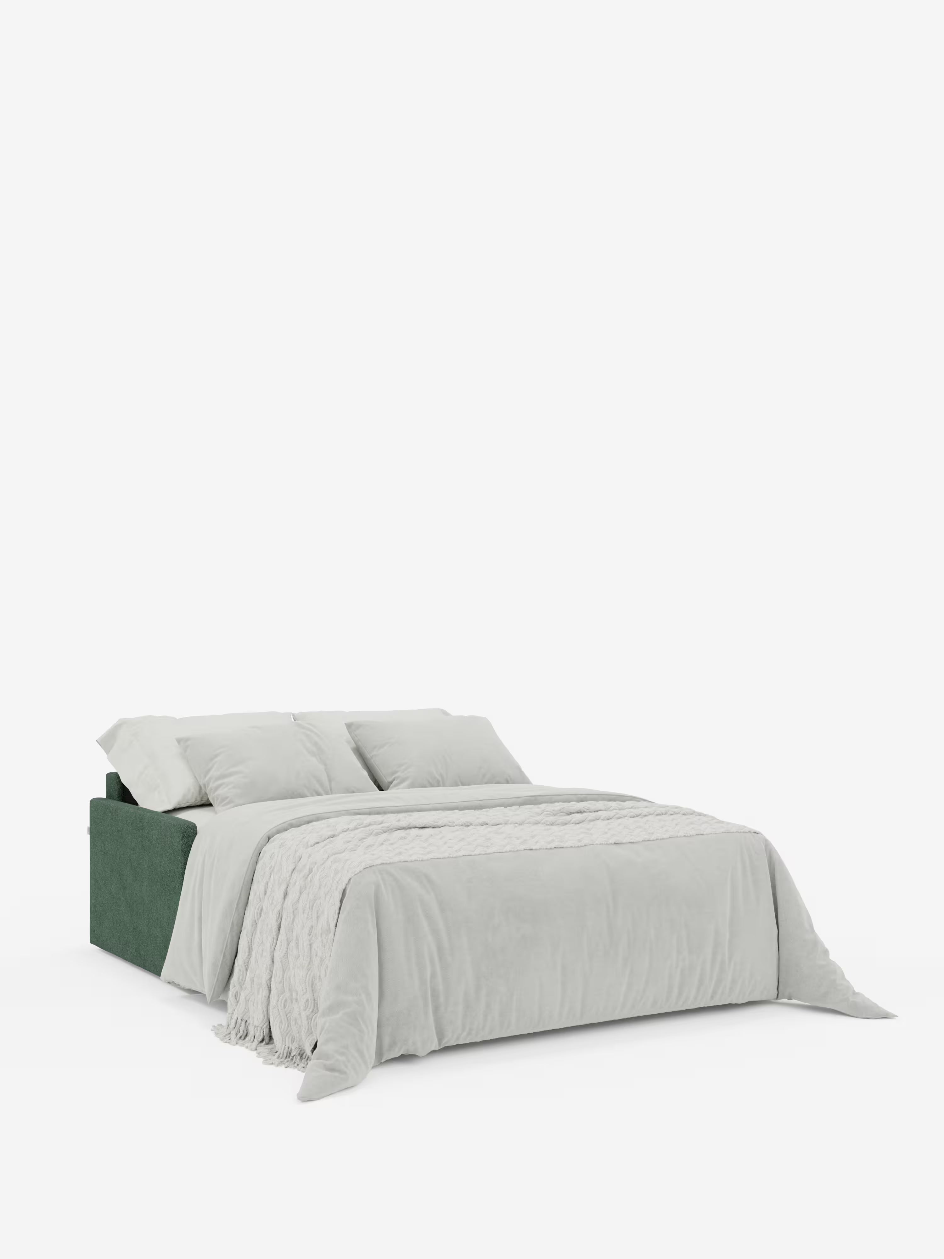 Un letto divano Tommy a 2 e 3 posti matrimoniale di Divani.Il modello, caratterizzato da una testiera imbottita verde, biancheria da letto grigio chiaro, due cuscini e una coperta grigia piegata elegantemente drappeggiata ai piedi del letto, si staglia su uno sfondo bianco a tinta unita, mettendo in risalto le linee pulite e il comfort contemporaneo di questo divano letto rivestito in tessuto T33 simile al cotone, completamente sfoderabile e resistente alle macchie.